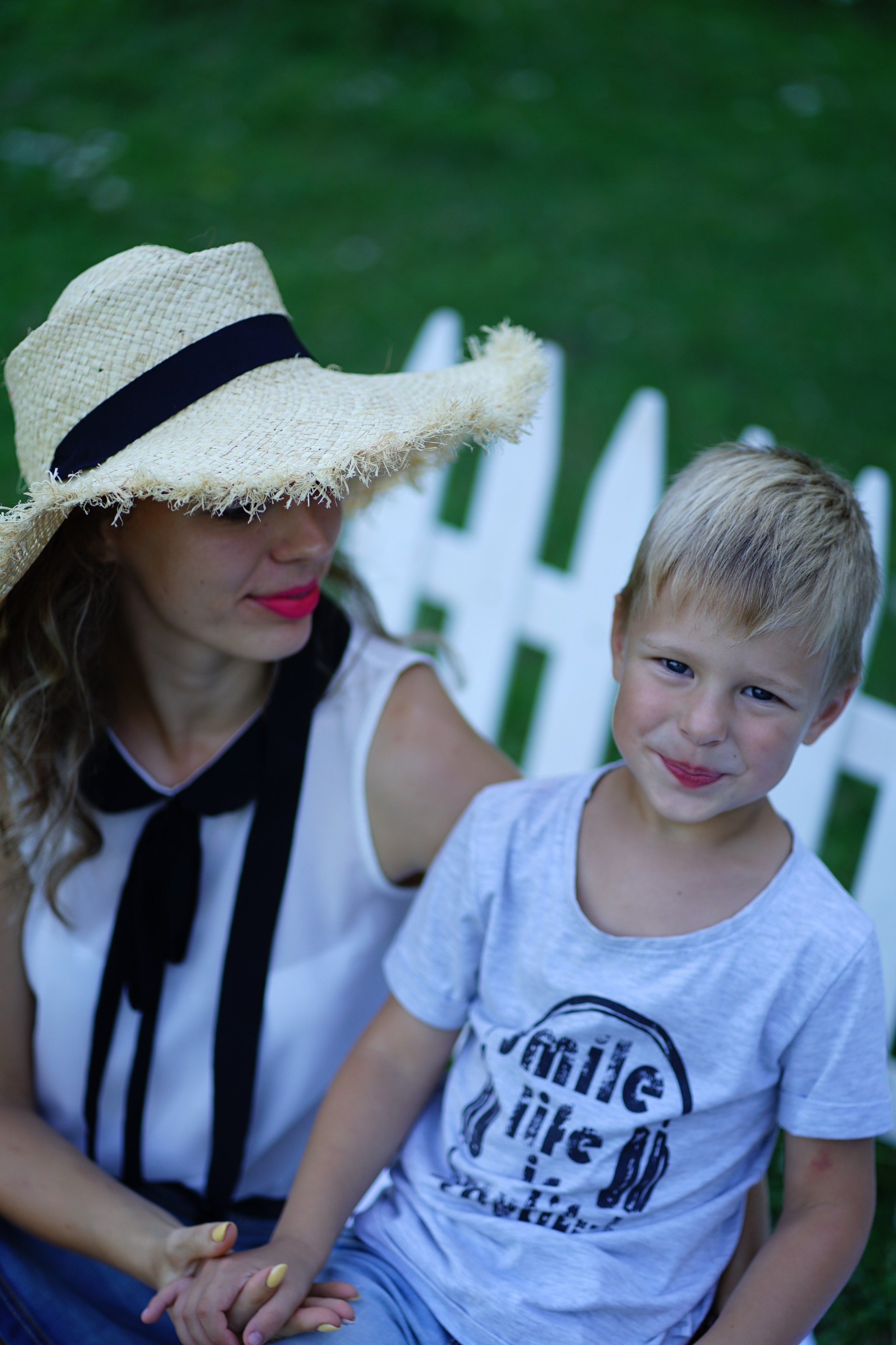 Сімейна фотосесія з кавунами. Family photographer in Kiev Natalia Shkavron