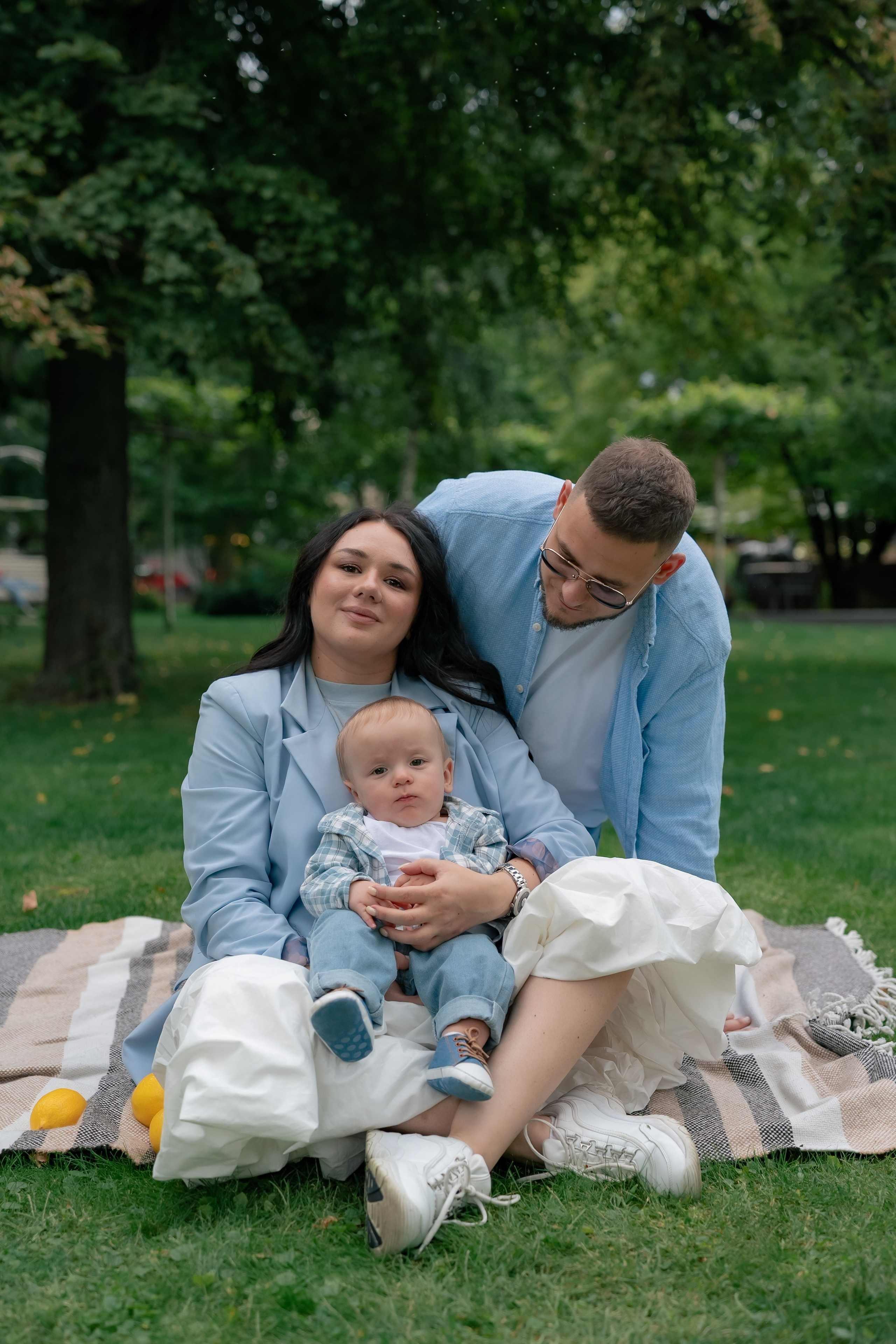 Сімейна фотосесія у парку Прага. Сімейний фотограф Київ Наталія Шкаврон