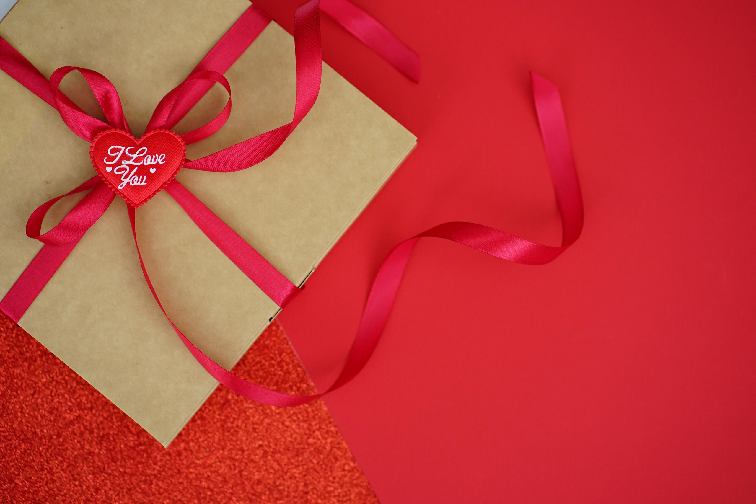 Що подарувати дівчині на 14 лютого?. Сімейний фотограф Київ Наталія Шкаврон