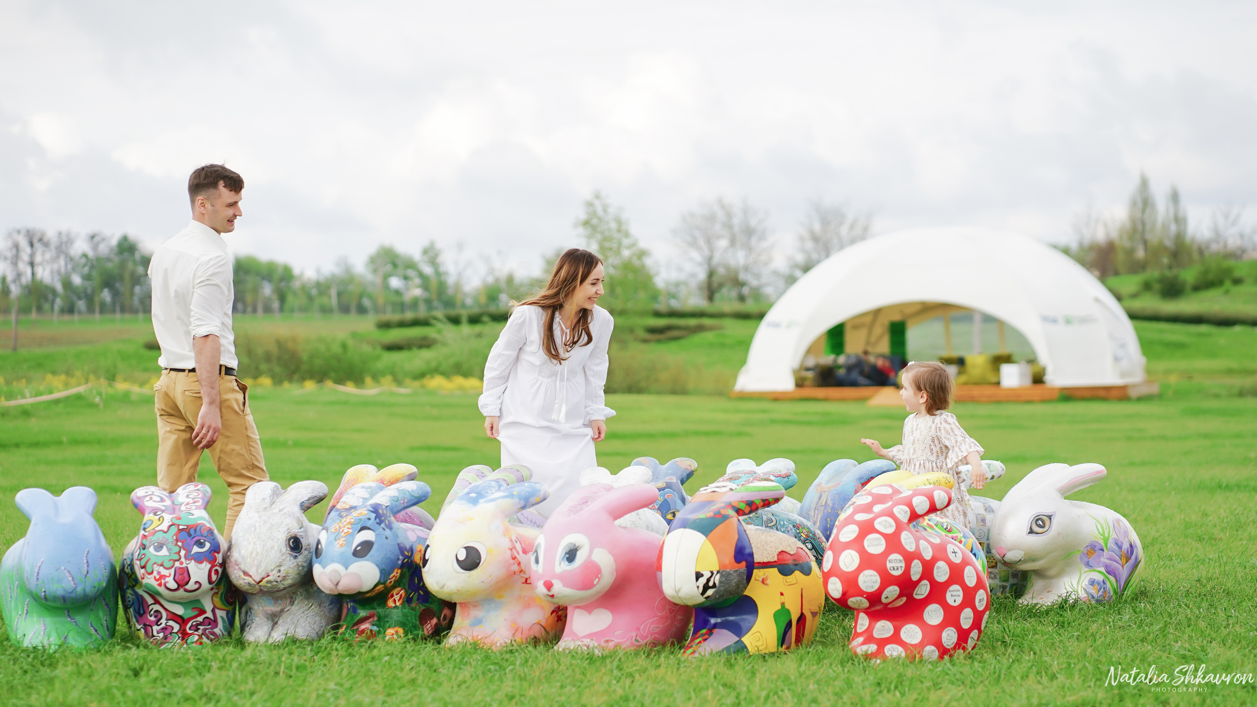 Сімейна фотосесія в тюльпанах. Сімейний фотограф Київ Наталія Шкаврон