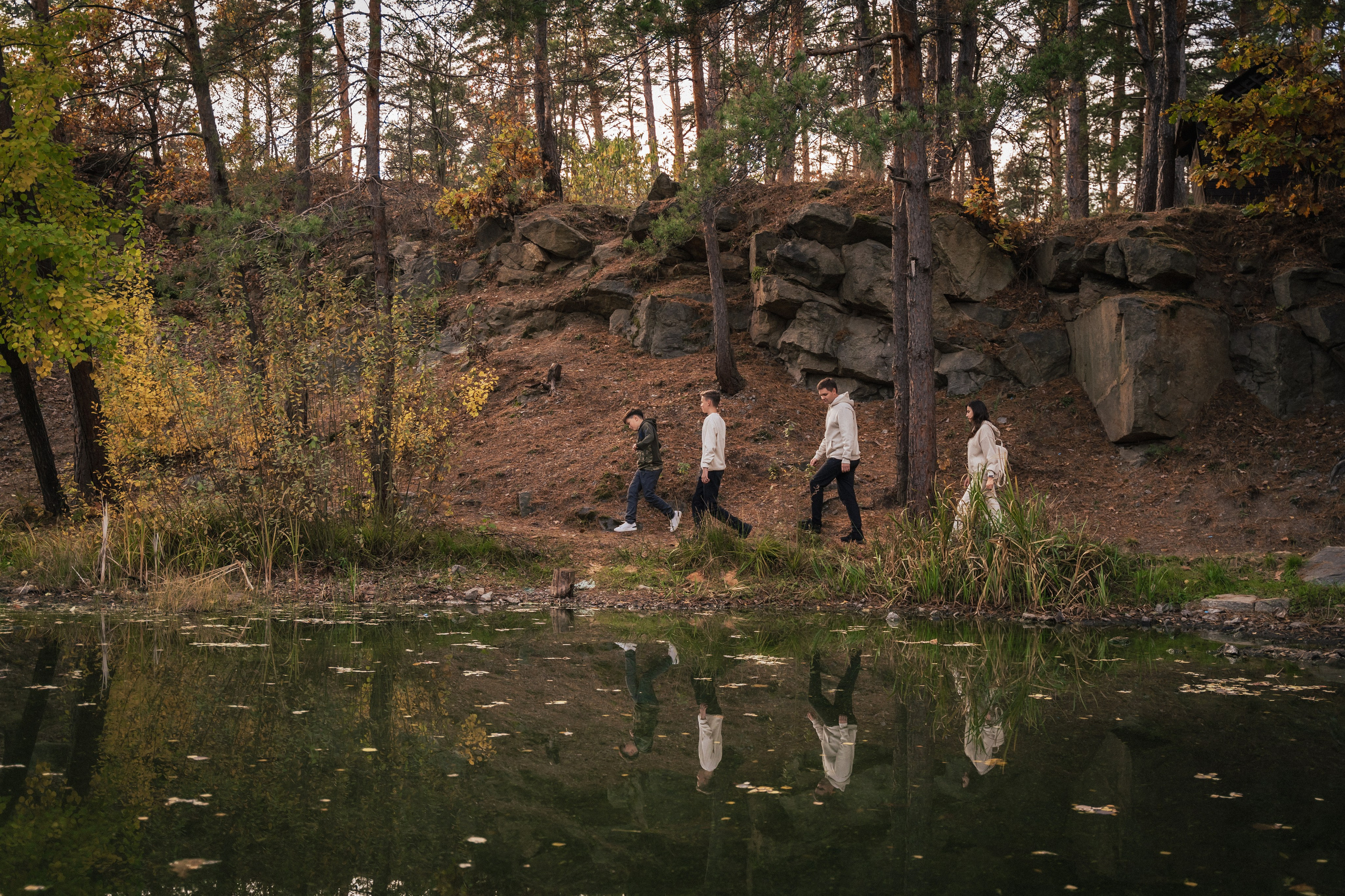 Сімейна фотосесія на природі біля Коростишівського карєру. Сімейний фотограф Київ Наталія Шкаврон