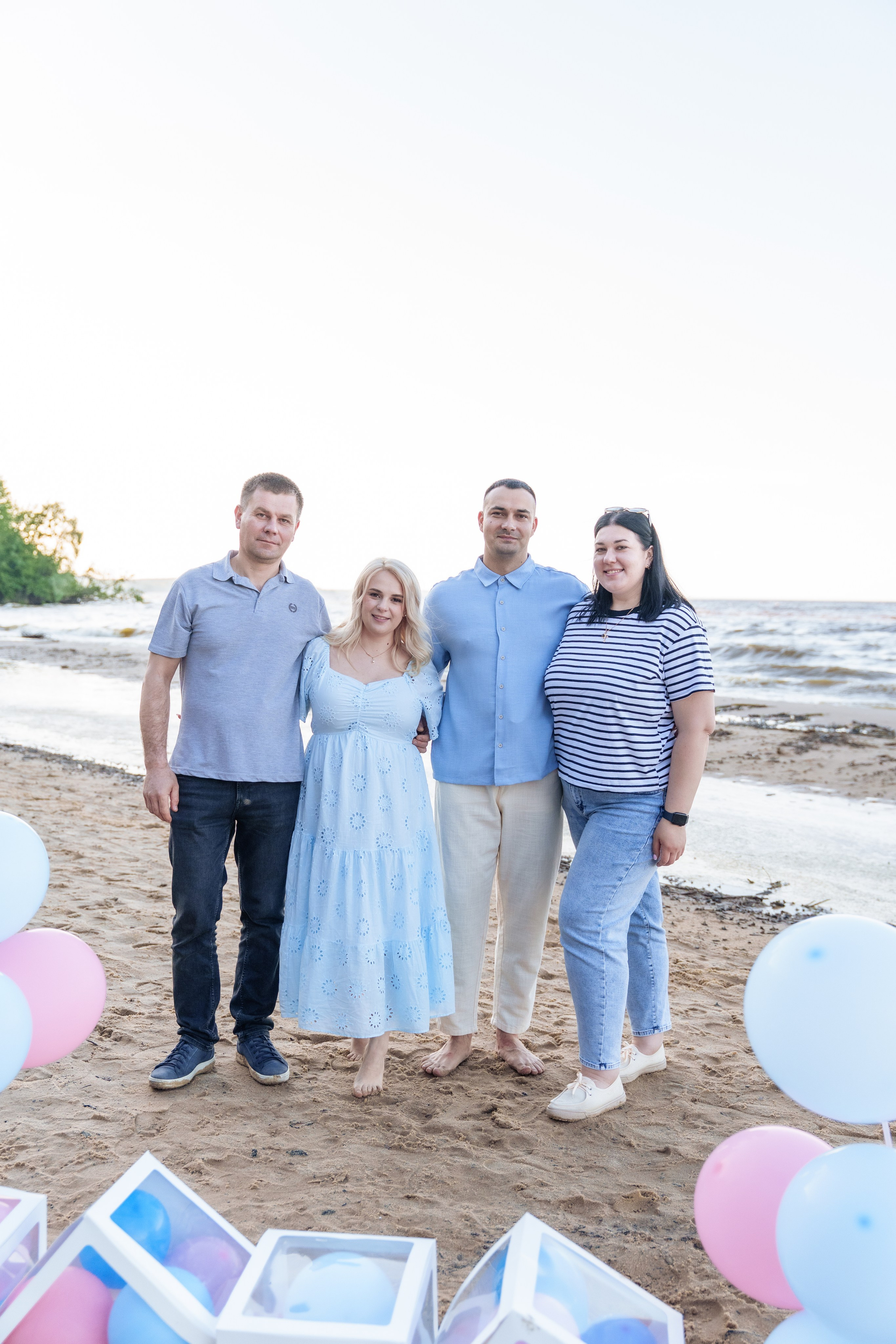 Гендер паті на Київському морі. Family photographer in Kiev Natalia Shkavron
