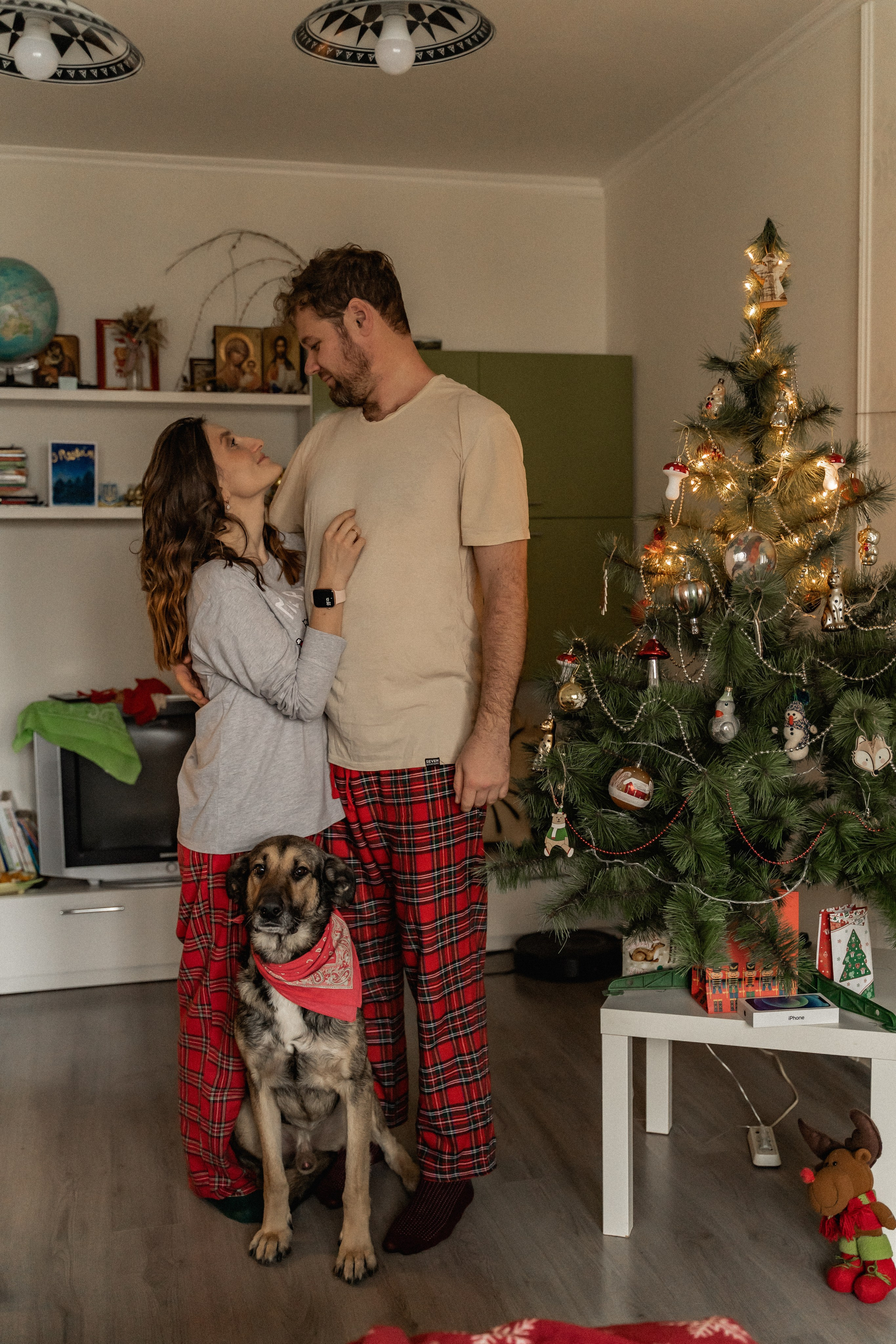 Новорічна сімейна фотосесія вдома. Сімейний фотограф Київ Наталія Шкаврон