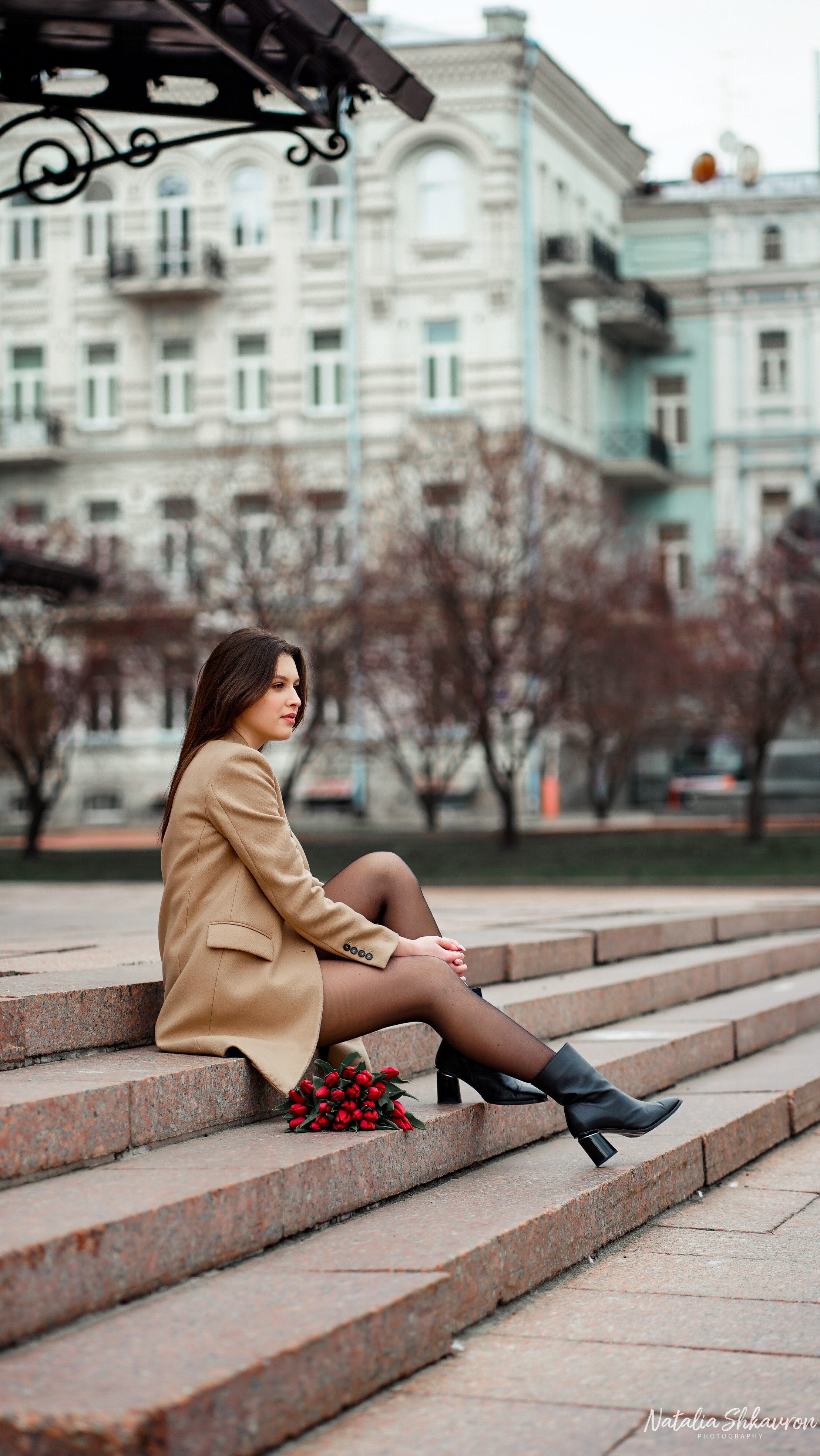Індивідуальна фотосесія біля Оперного театру Київ. Сімейний фотограф Київ Наталія Шкаврон