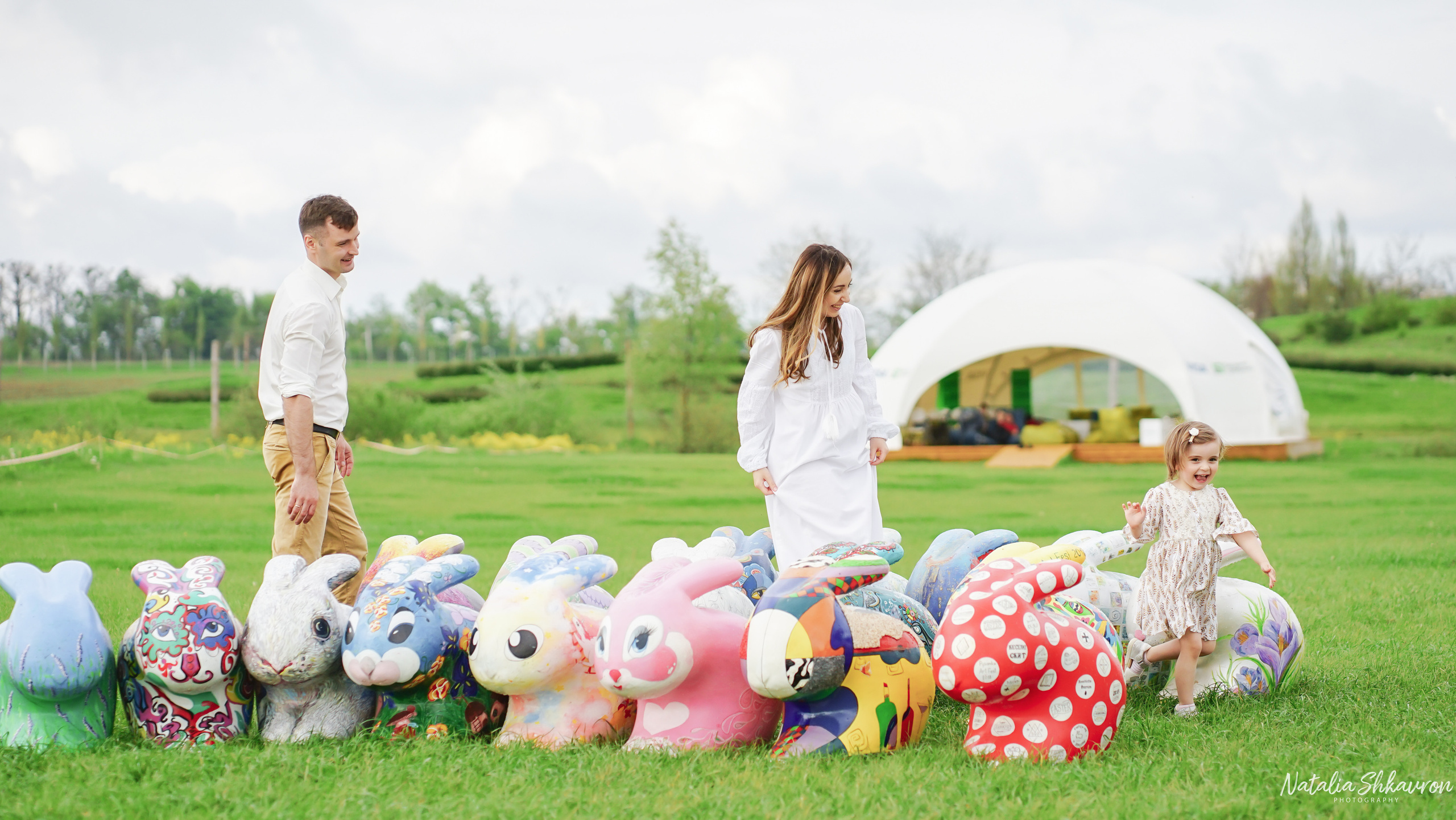 Сімейна фотосесія в тюльпанах. Сімейний фотограф Київ Наталія Шкаврон