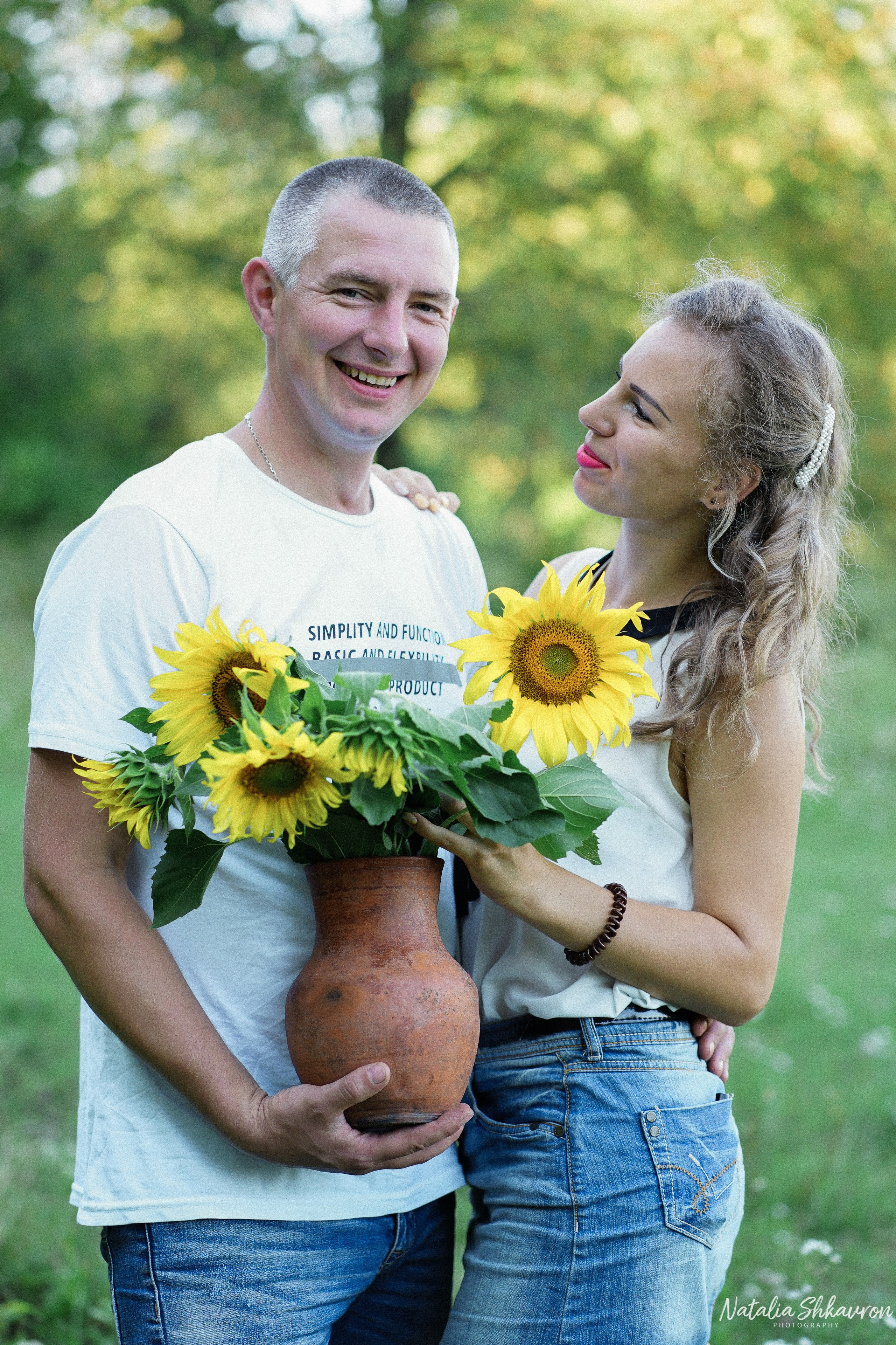 Сімейна фотосесія з кавунами. Family photographer in Kiev Natalia Shkavron