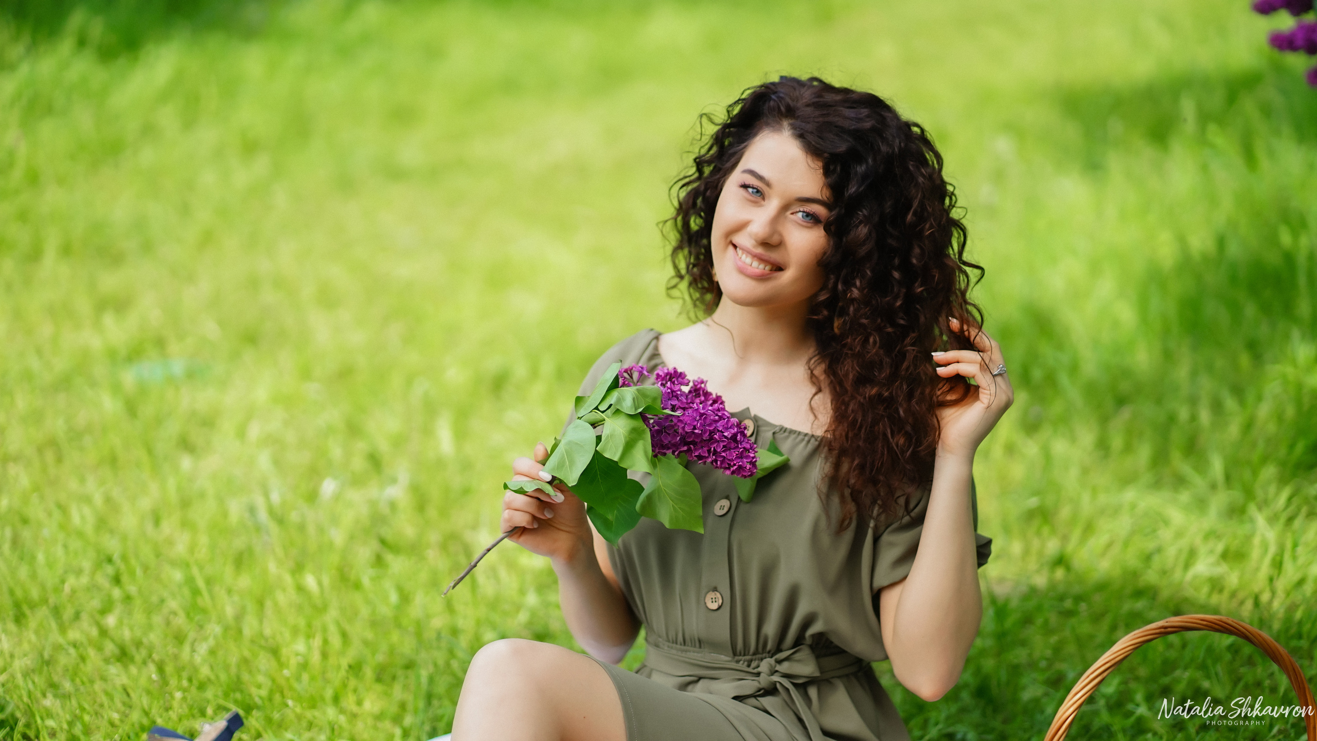 Індивідуальна фотосесія в бузку. Family photographer in Kiev Natalia Shkavron