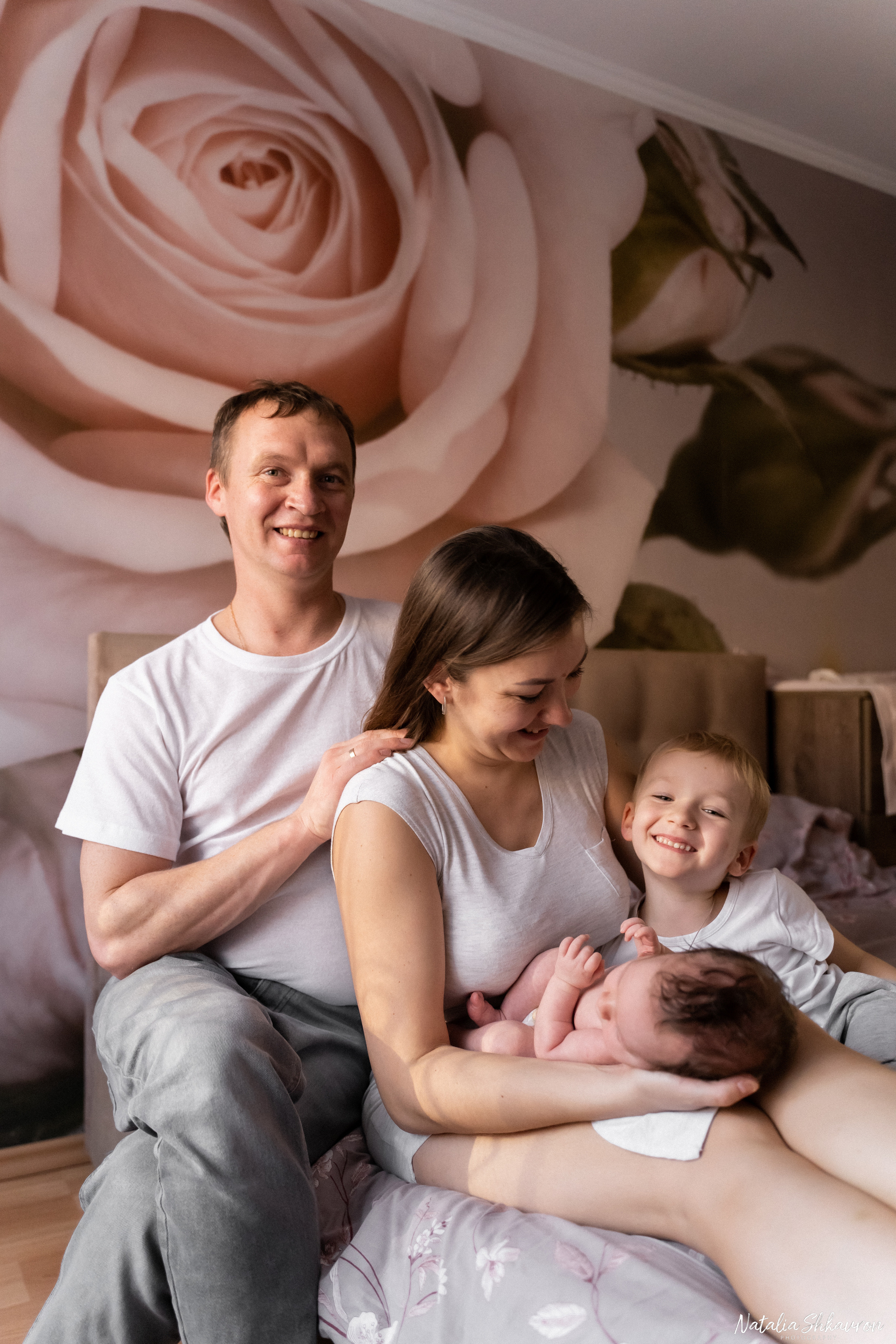 Сімейна фотосесія новонародженої. Сімейний фотограф Київ Наталія Шкаврон