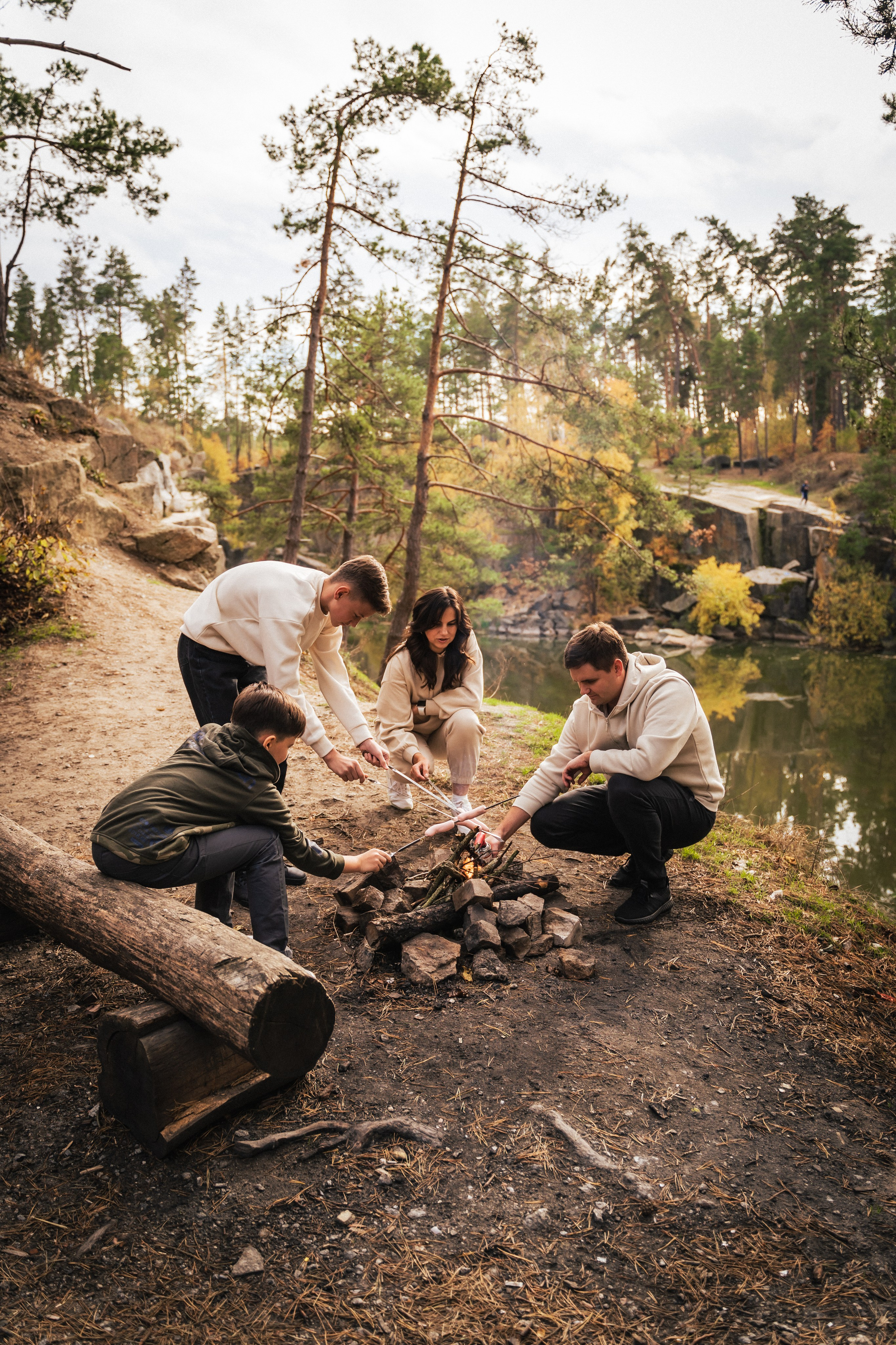 Сімейна фотосесія на природі біля Коростишівського карєру. Сімейний фотограф Київ Наталія Шкаврон