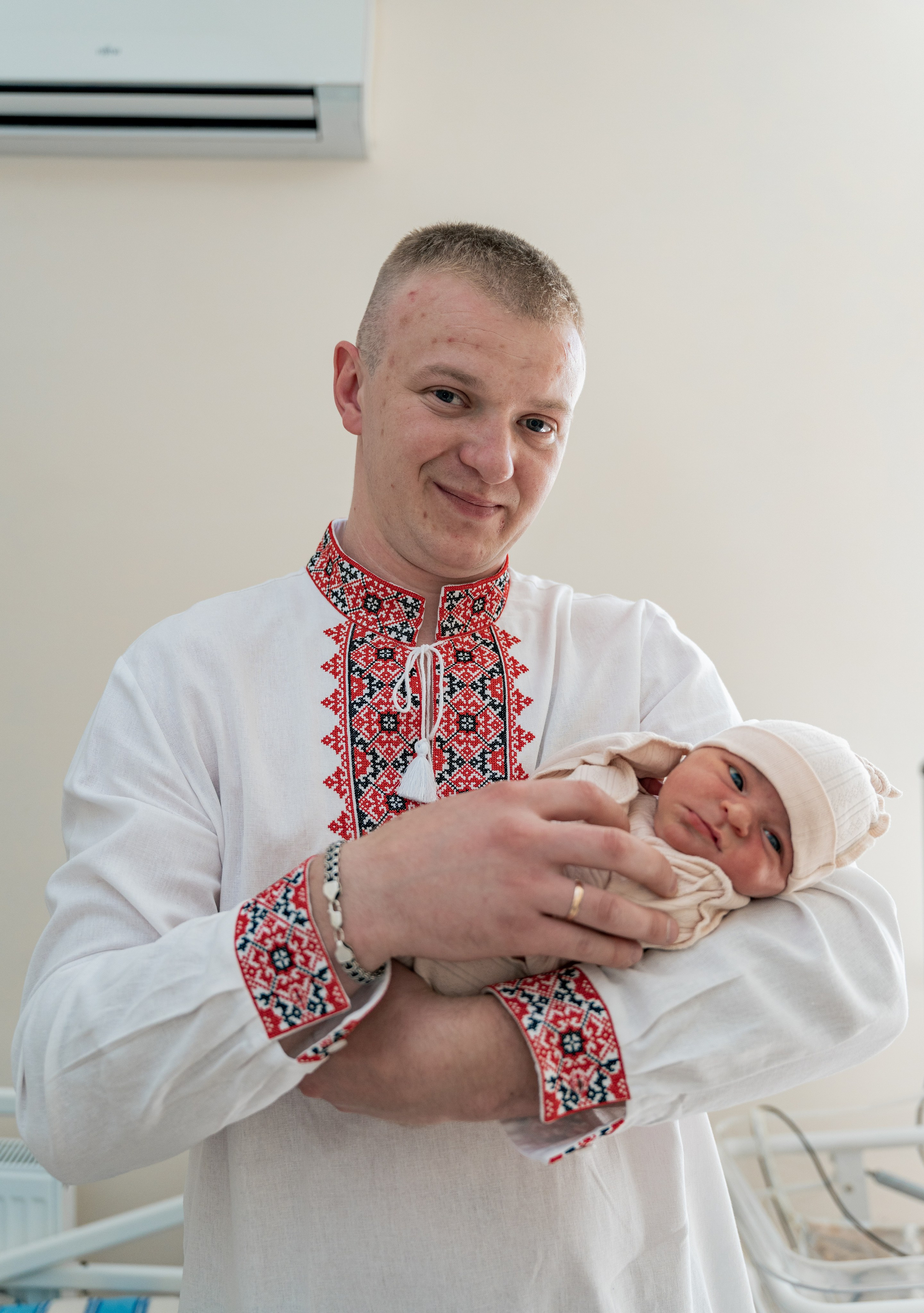 Виписка з пологового №3. Сімейний фотограф Київ Наталія Шкаврон