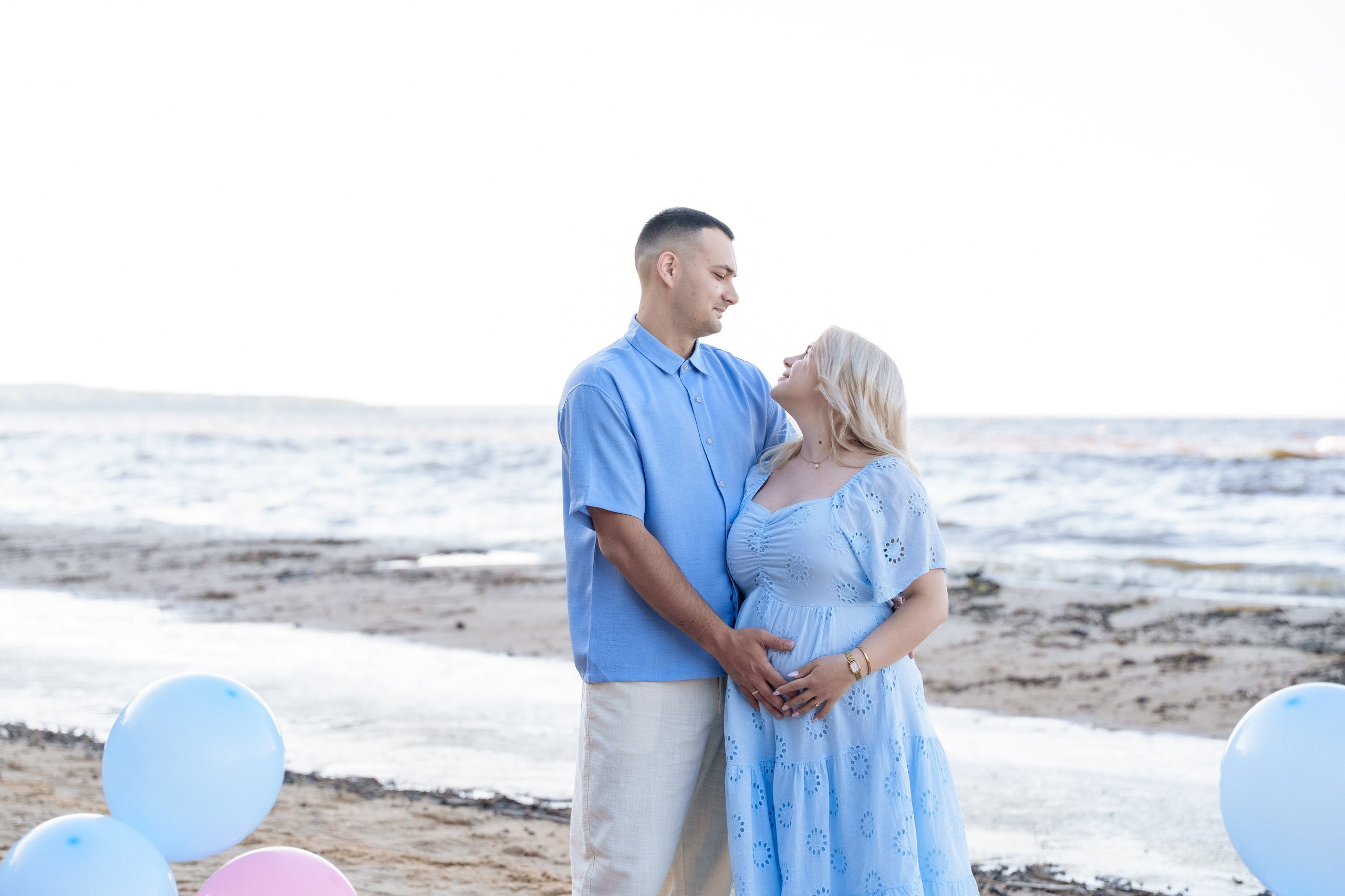 Гендер паті на Київському морі. Family photographer in Kiev Natalia Shkavron