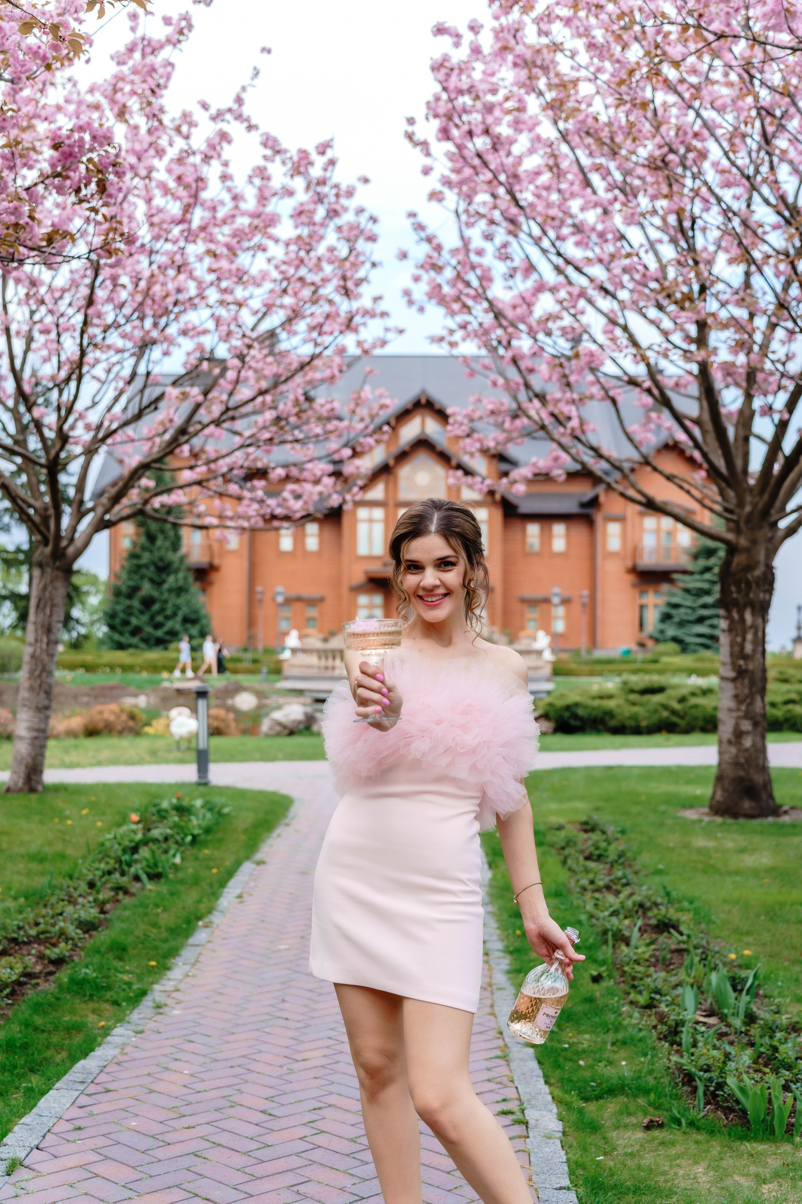 Фотосесія в сакурах. Family photographer in Kiev Natalia Shkavron