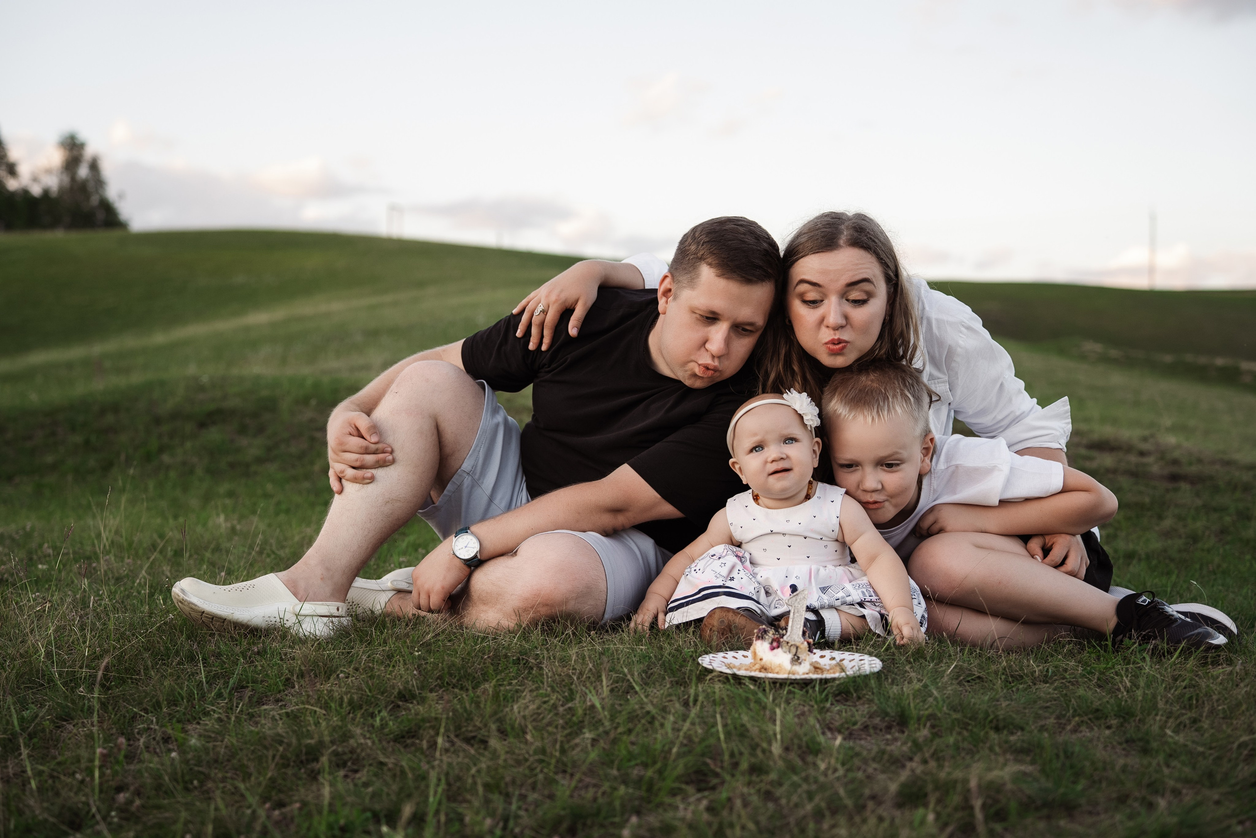 Святкування 1-го дня народження на овечій фермі. Family photographer in Kiev Natalia Shkavron