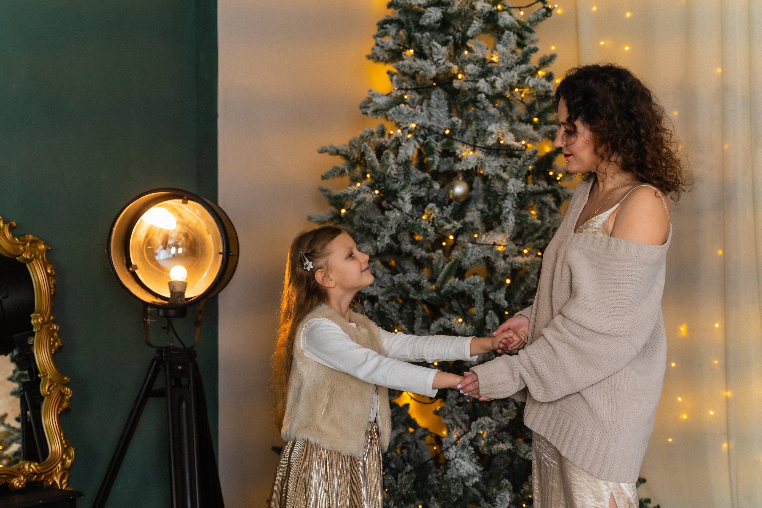 Новорічна фотосесія мама і доня. Сімейний фотограф Київ Наталія Шкаврон