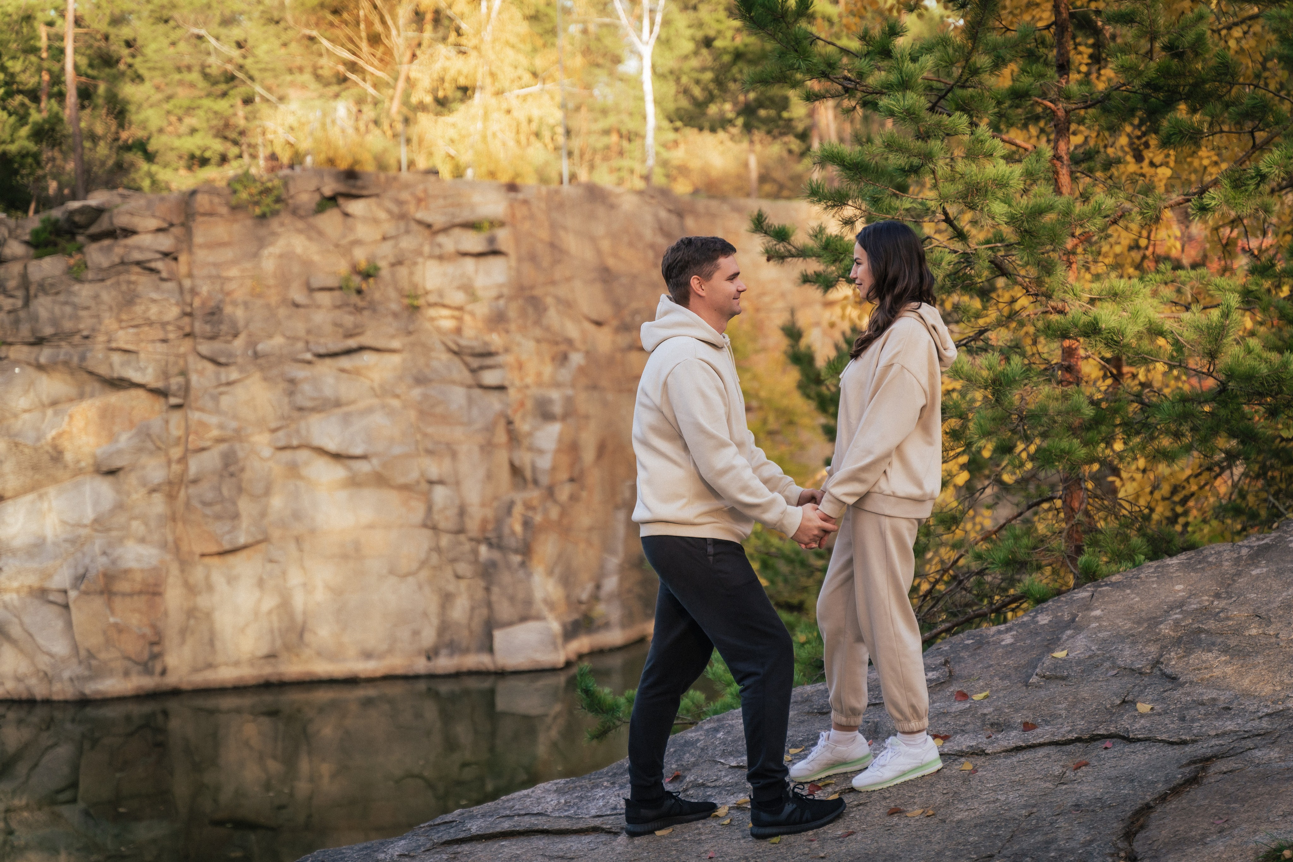 Сімейна фотосесія на природі біля Коростишівського карєру. Сімейний фотограф Київ Наталія Шкаврон