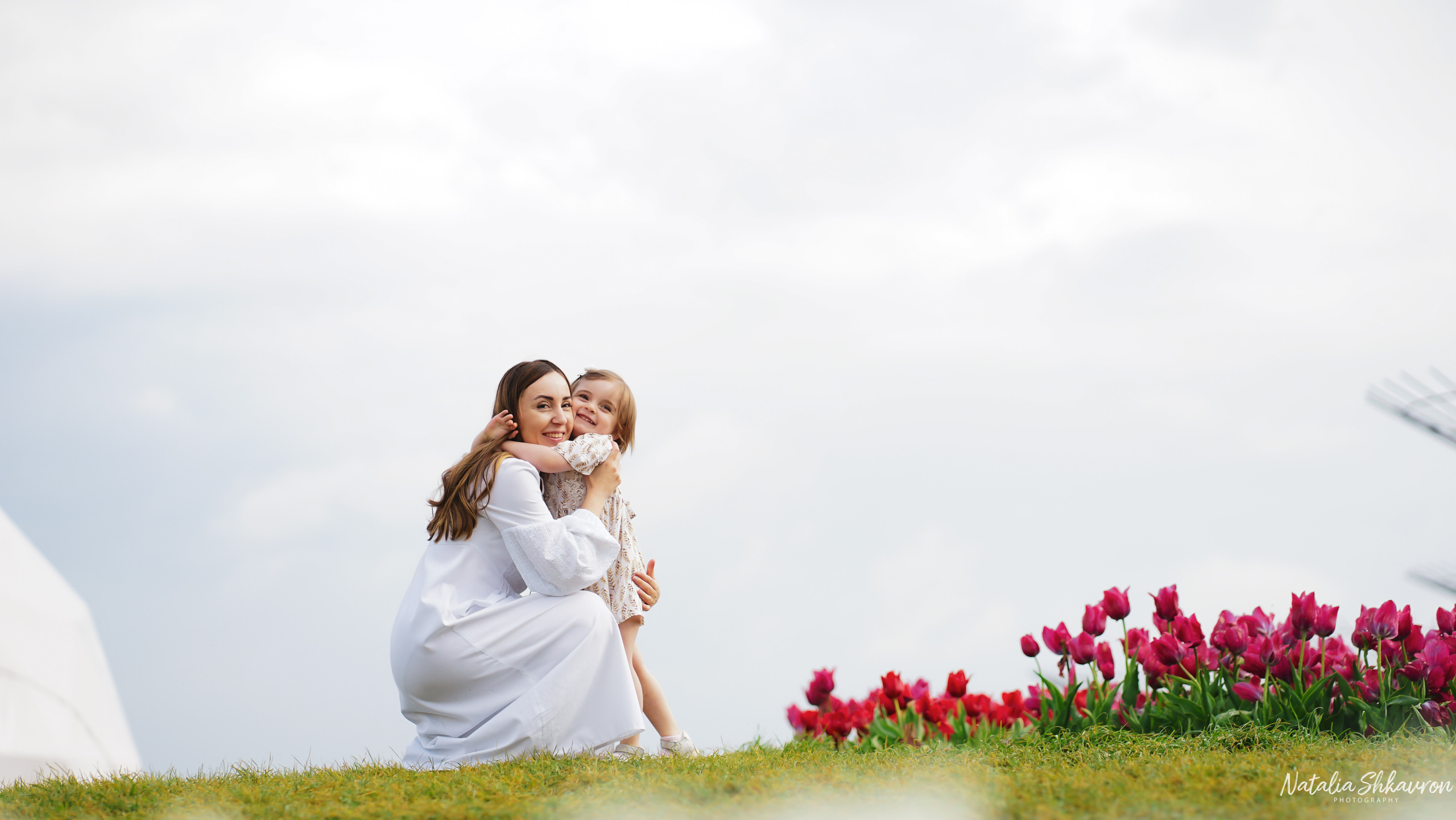 фотосесія в добропарку, Добропарк тюльпани, фотограф добропарк, Добропарк фото, фотосесія в тюльпанах, фотосесія в тюльпанах у Добропарку, добропарк киев, добропарк тюльпаны, портрет фотосесія з тюльпанами, с цветами фотосесія з тюльпанами