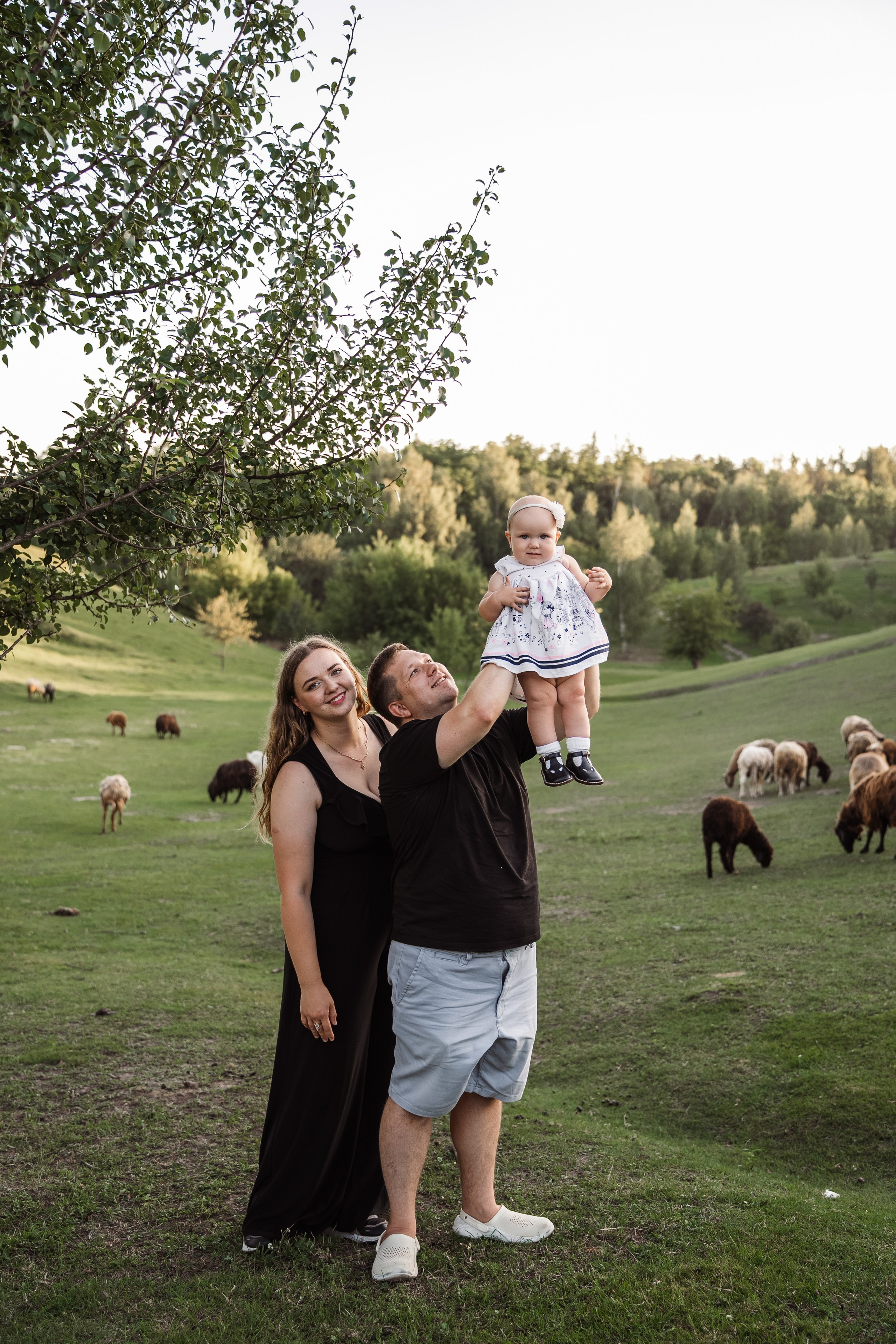 Святкування 1-го дня народження на овечій фермі. Family photographer in Kiev Natalia Shkavron
