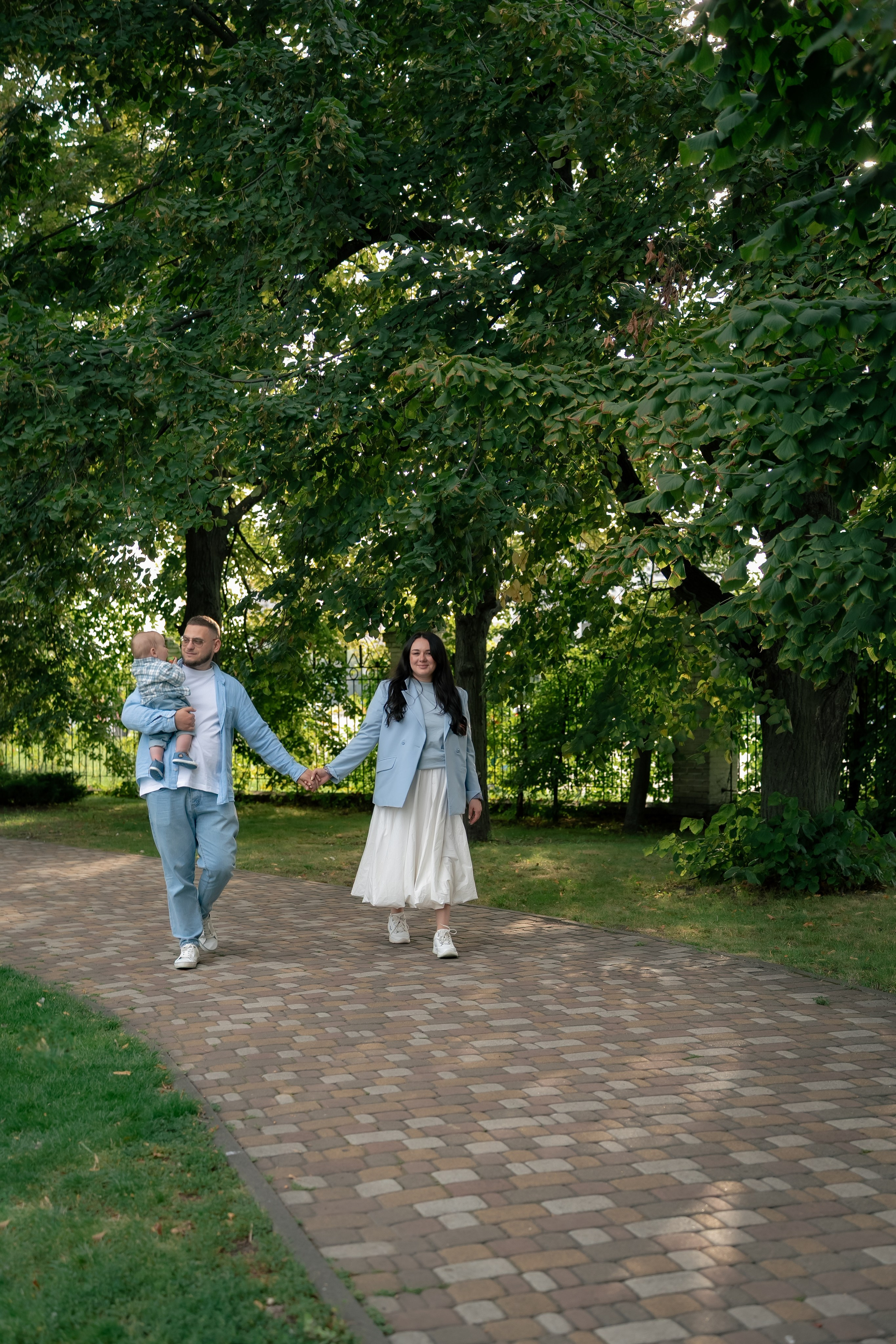 Сімейна фотосесія у парку Прага. Сімейний фотограф Київ Наталія Шкаврон