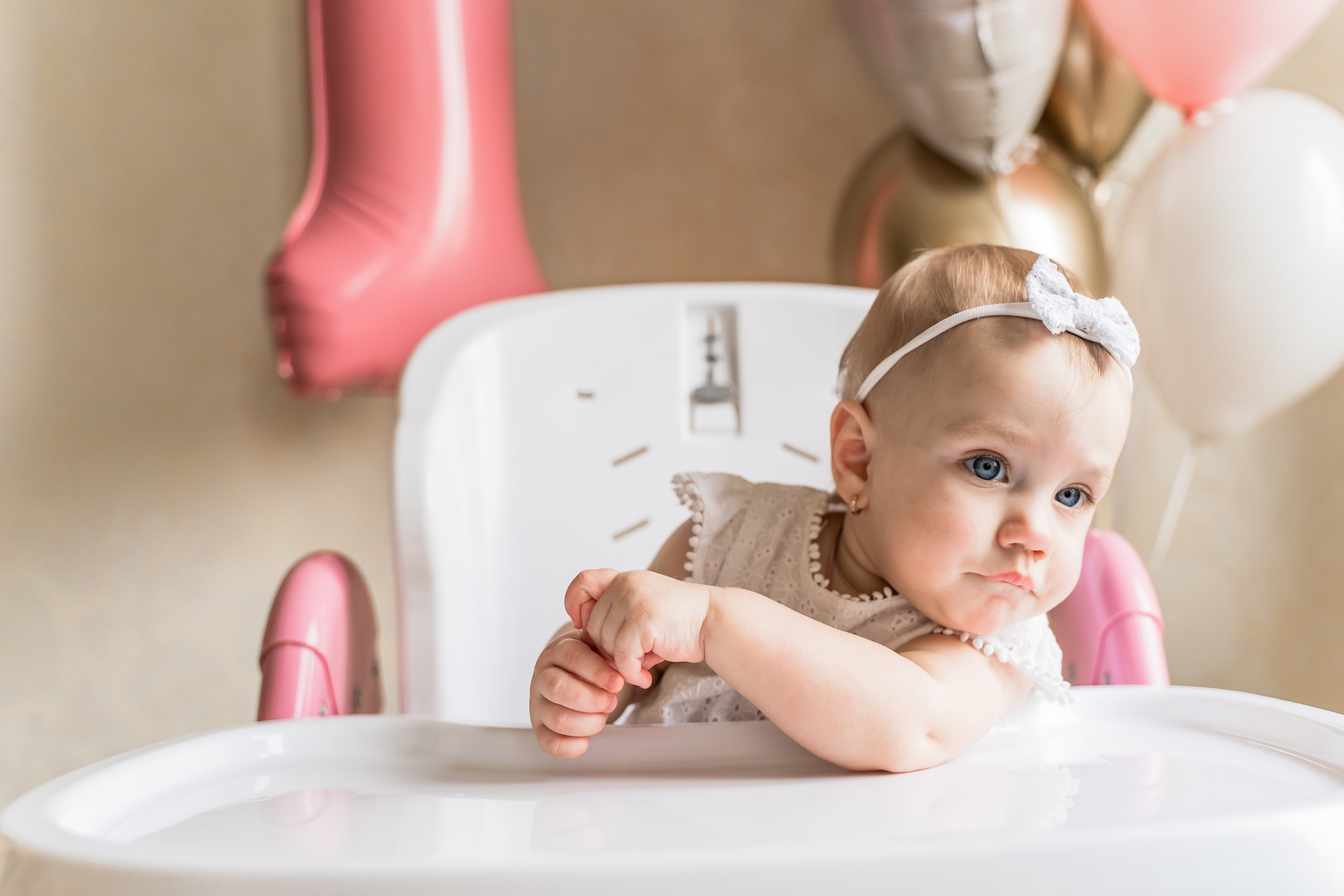 Перший день народження. Домашня фотосесія. Сімейний фотограф Київ Наталія Шкаврон