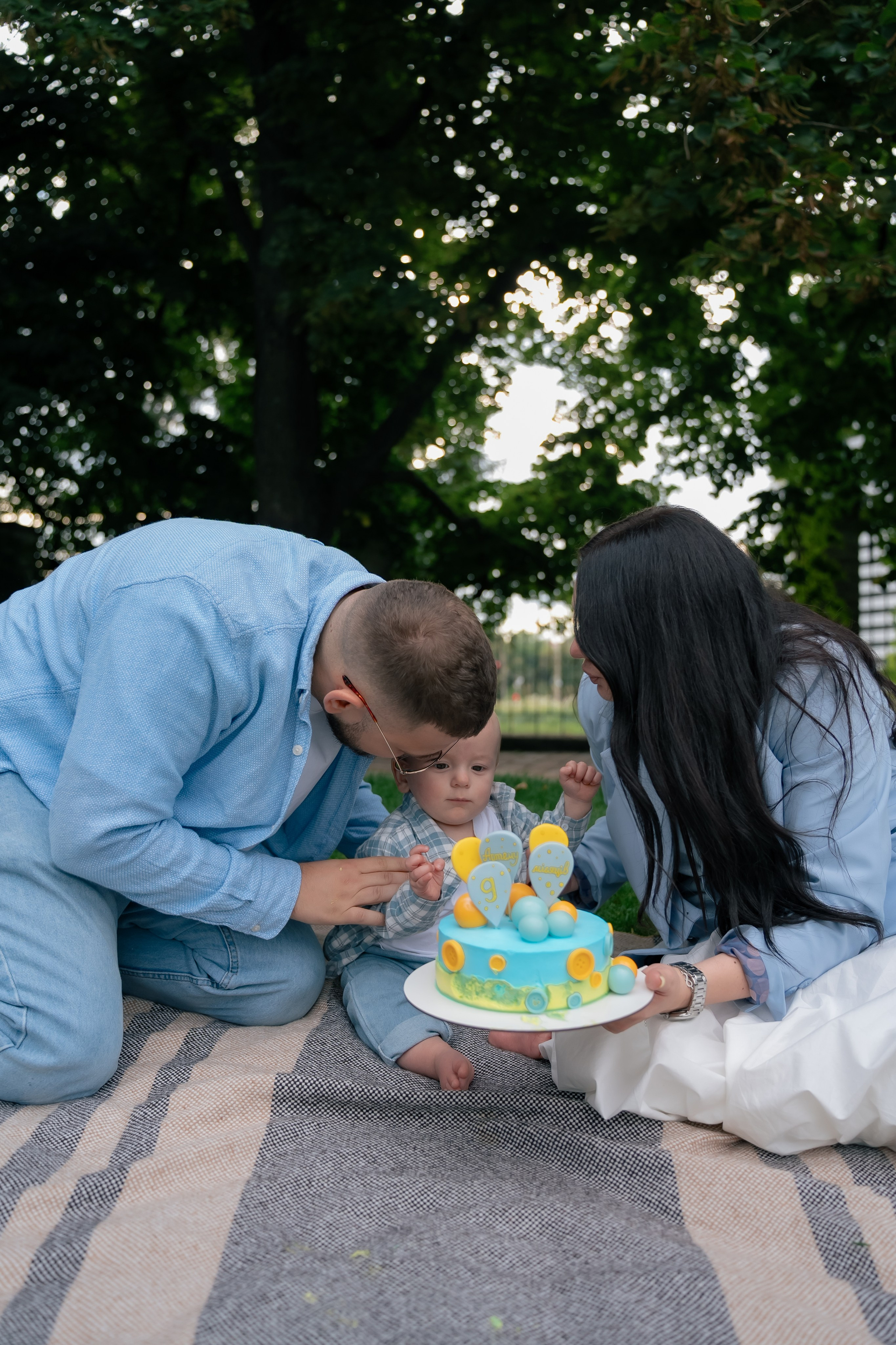 Сімейна фотосесія у парку Прага. Сімейний фотограф Київ Наталія Шкаврон
