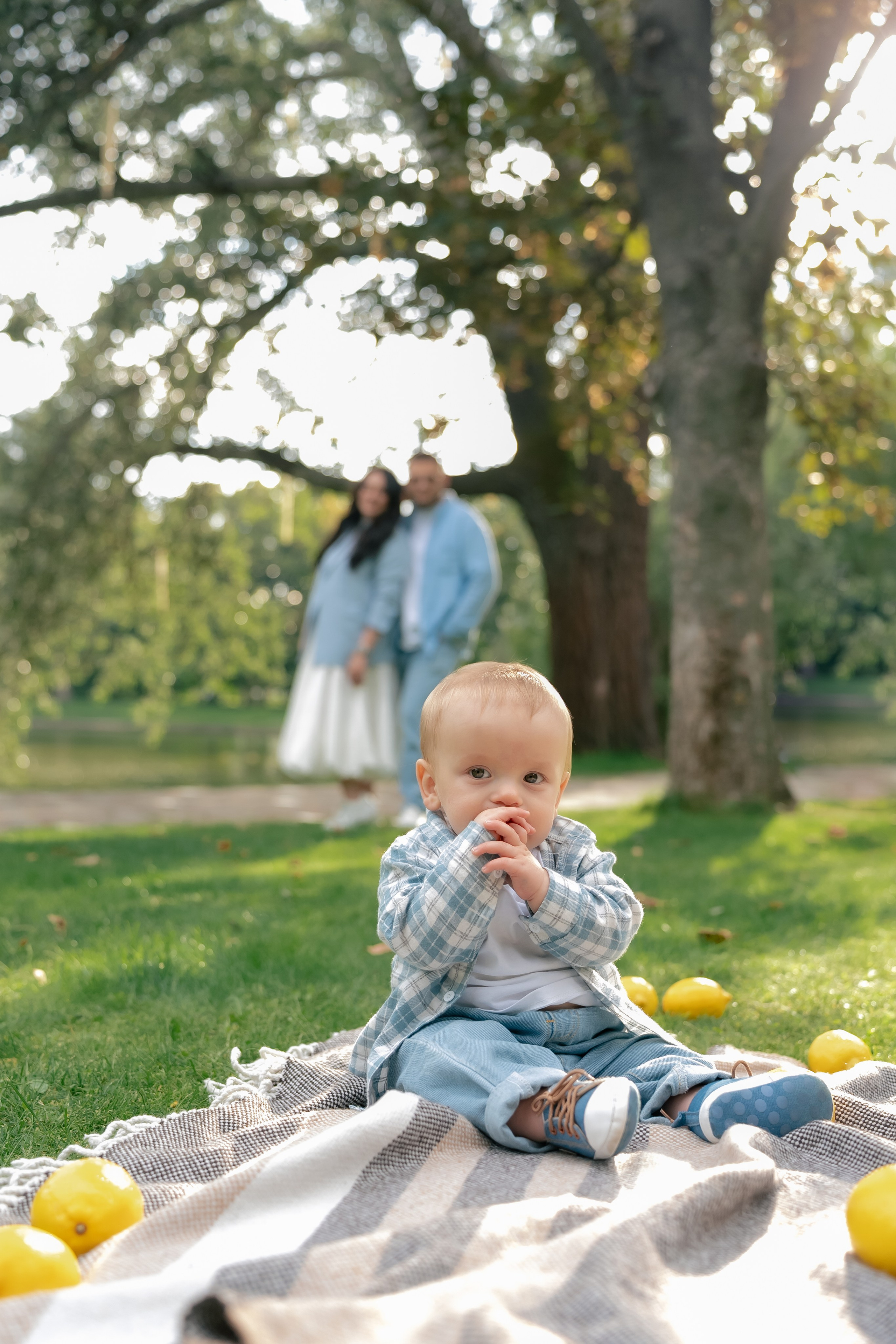 Сімейна фотосесія у парку Прага. Сімейний фотограф Київ Наталія Шкаврон