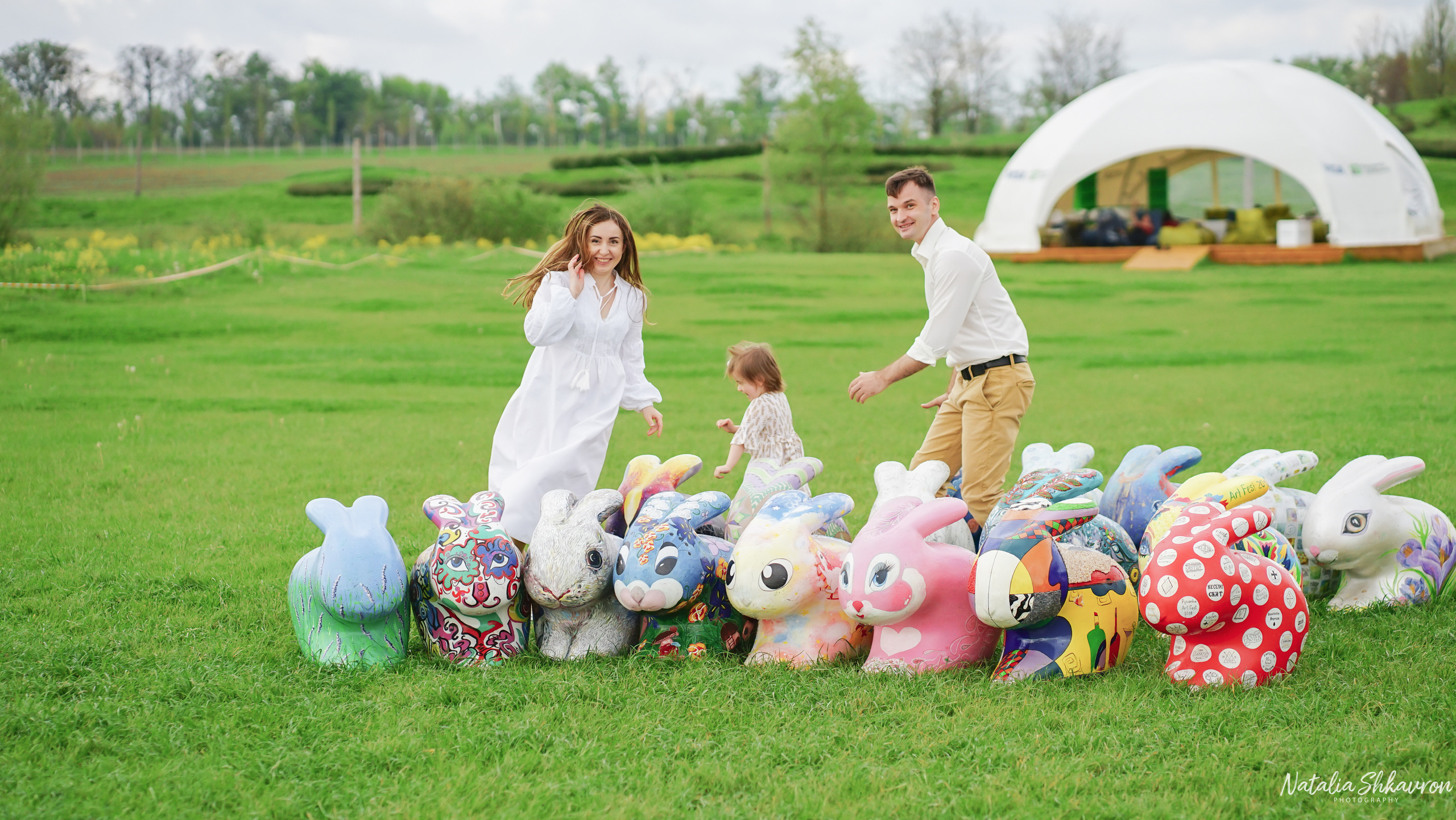 Сімейна фотосесія в тюльпанах. Сімейний фотограф Київ Наталія Шкаврон