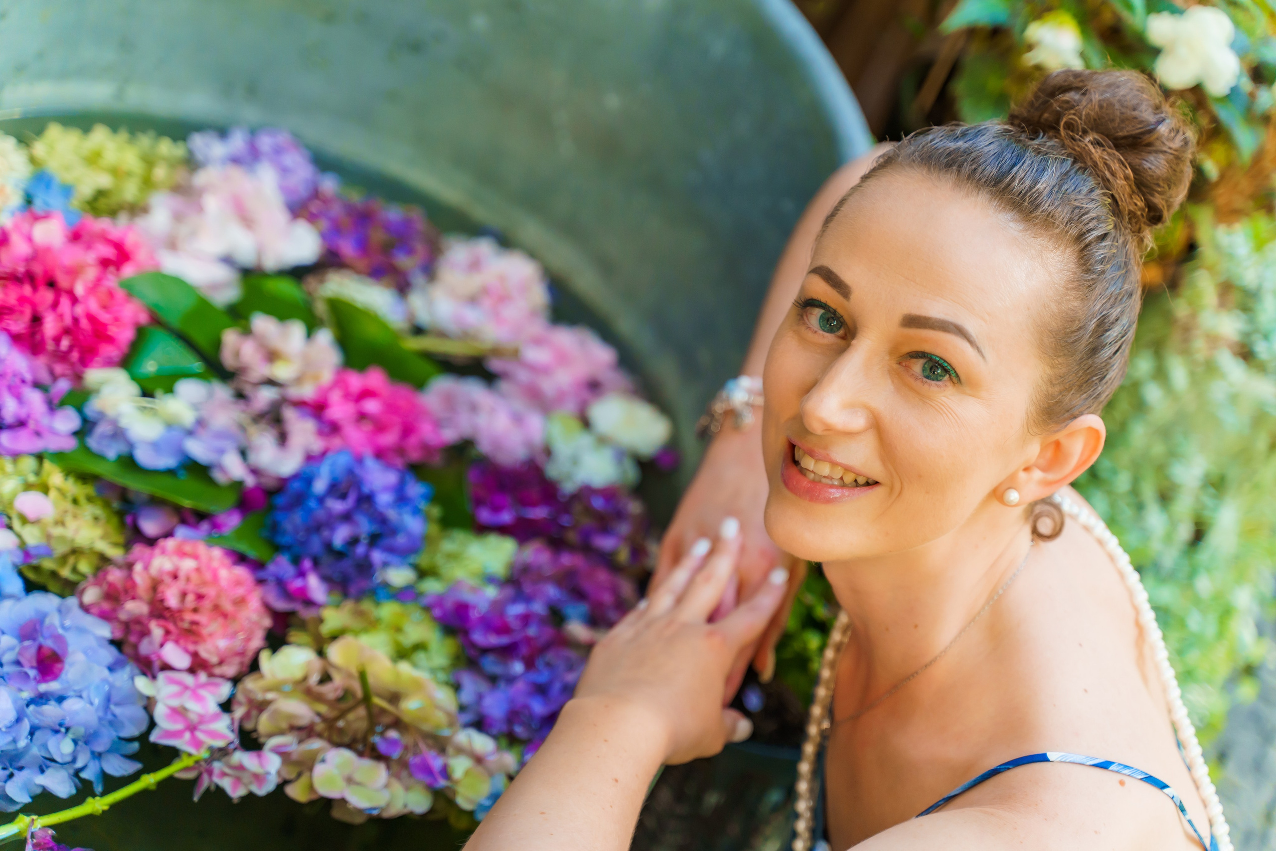 Індивідуальна фотосесія в гортензіях у Клов саду. Сімейний фотограф Київ Наталія Шкаврон