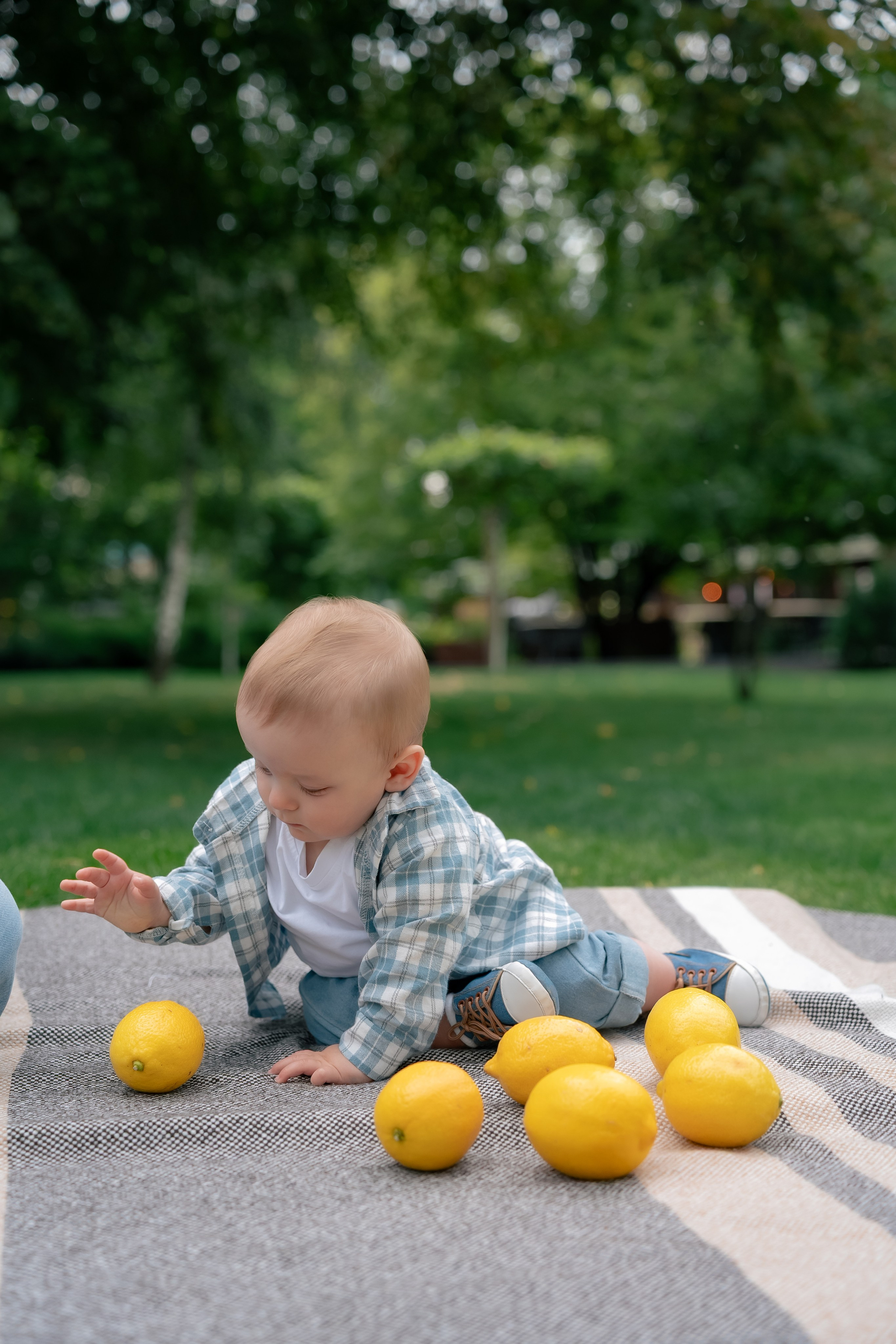 Сімейна фотосесія у парку Прага. Сімейний фотограф Київ Наталія Шкаврон