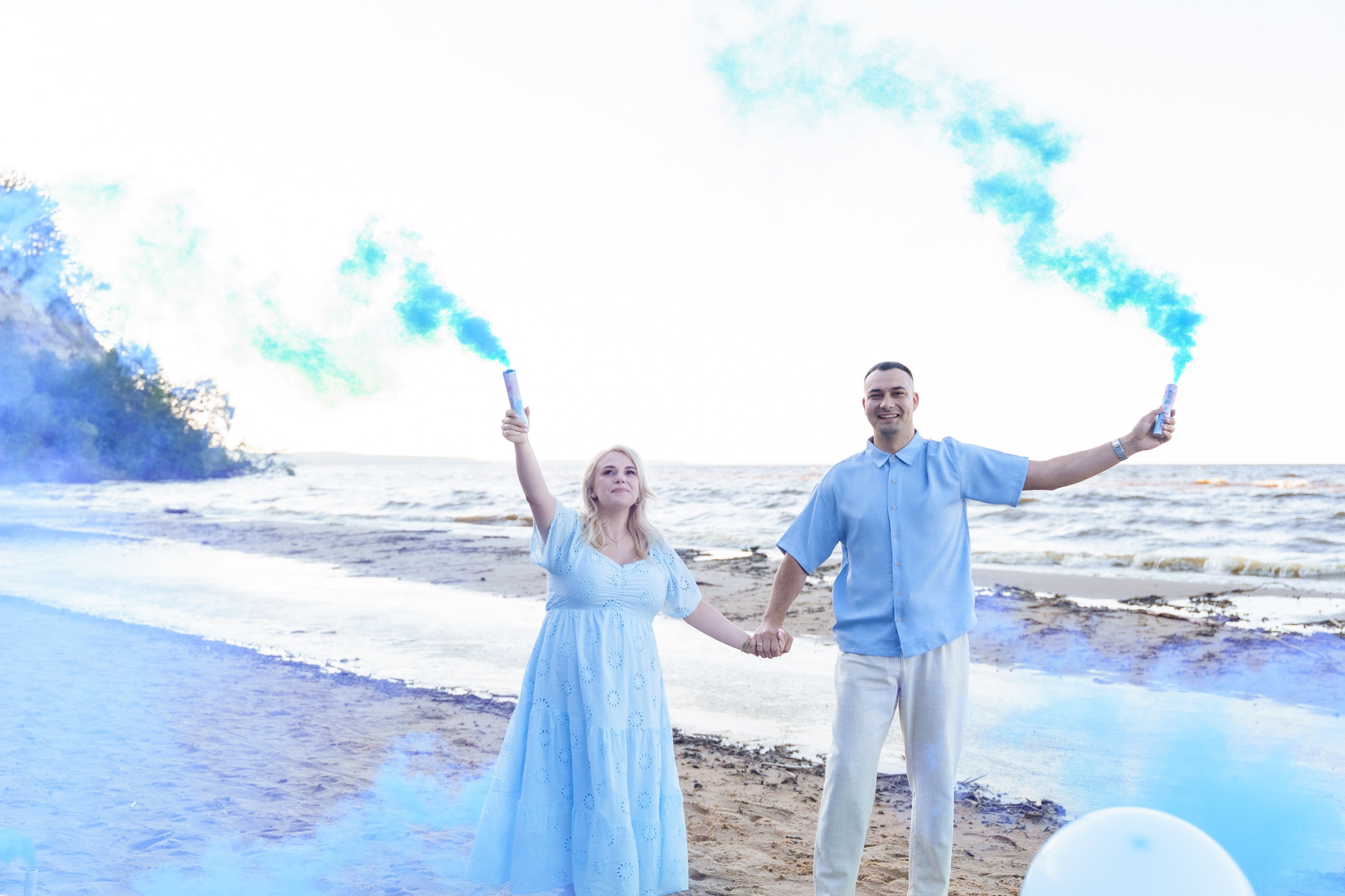 Гендер паті на Київському морі. Family photographer in Kiev Natalia Shkavron