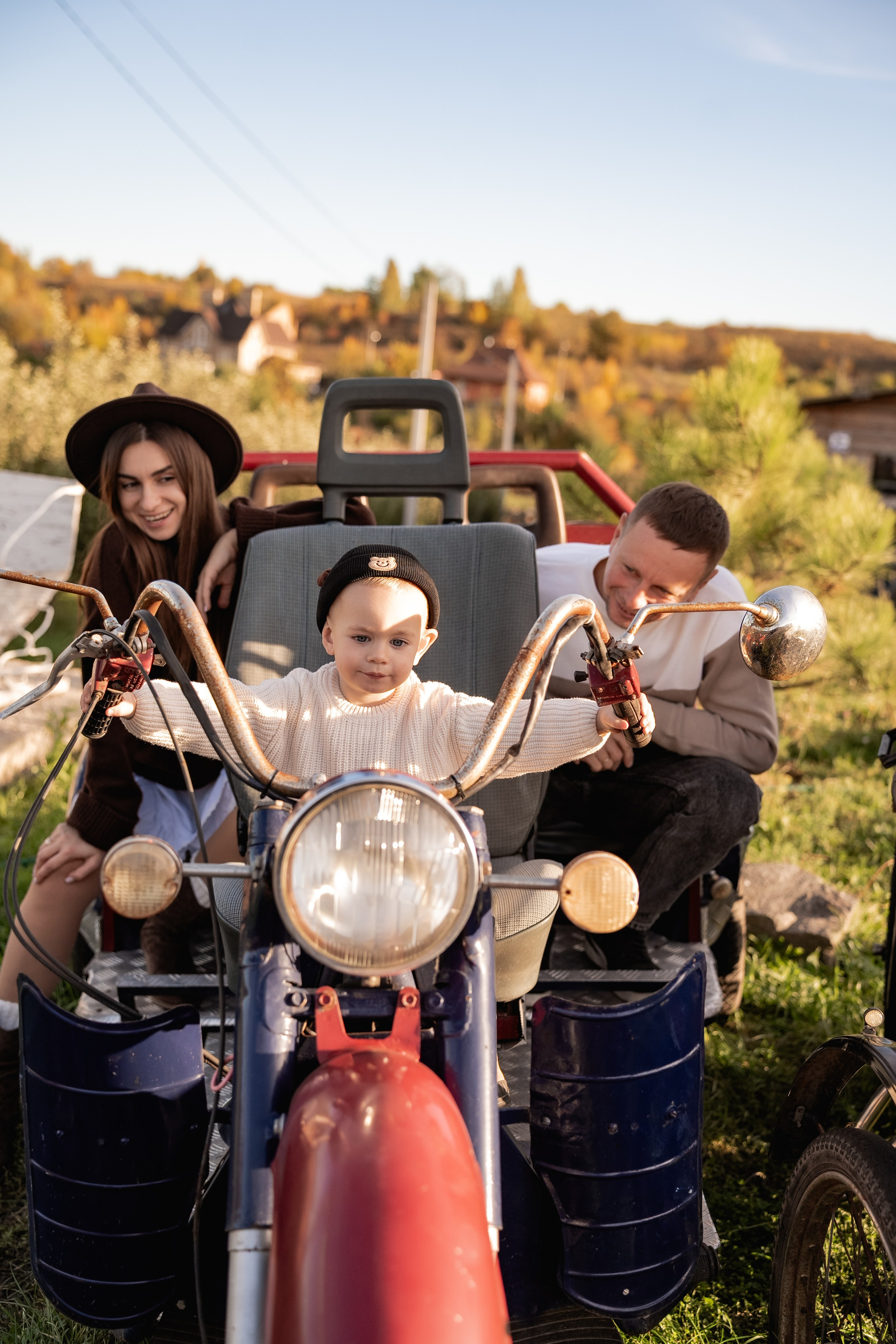 Сімейна фотосесія на кінній фермі. Family photographer in Kiev Natalia Shkavron