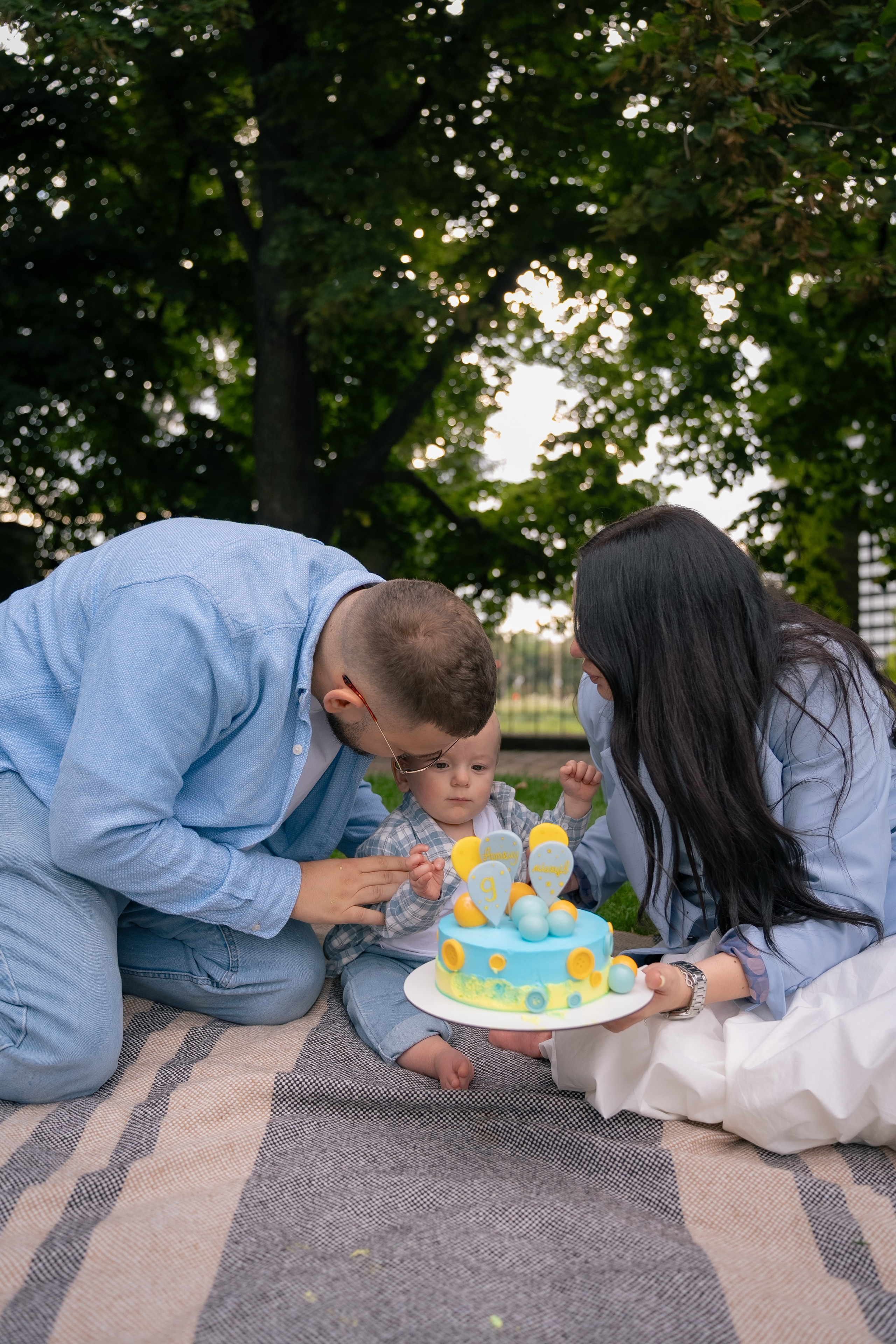 сімейна фотосесія, фотограф київ, фотосесія біля ресторану прага, фотосесія біля парку Прага, сімейна фотосесія, сімейна фотосесія на ВДНГ