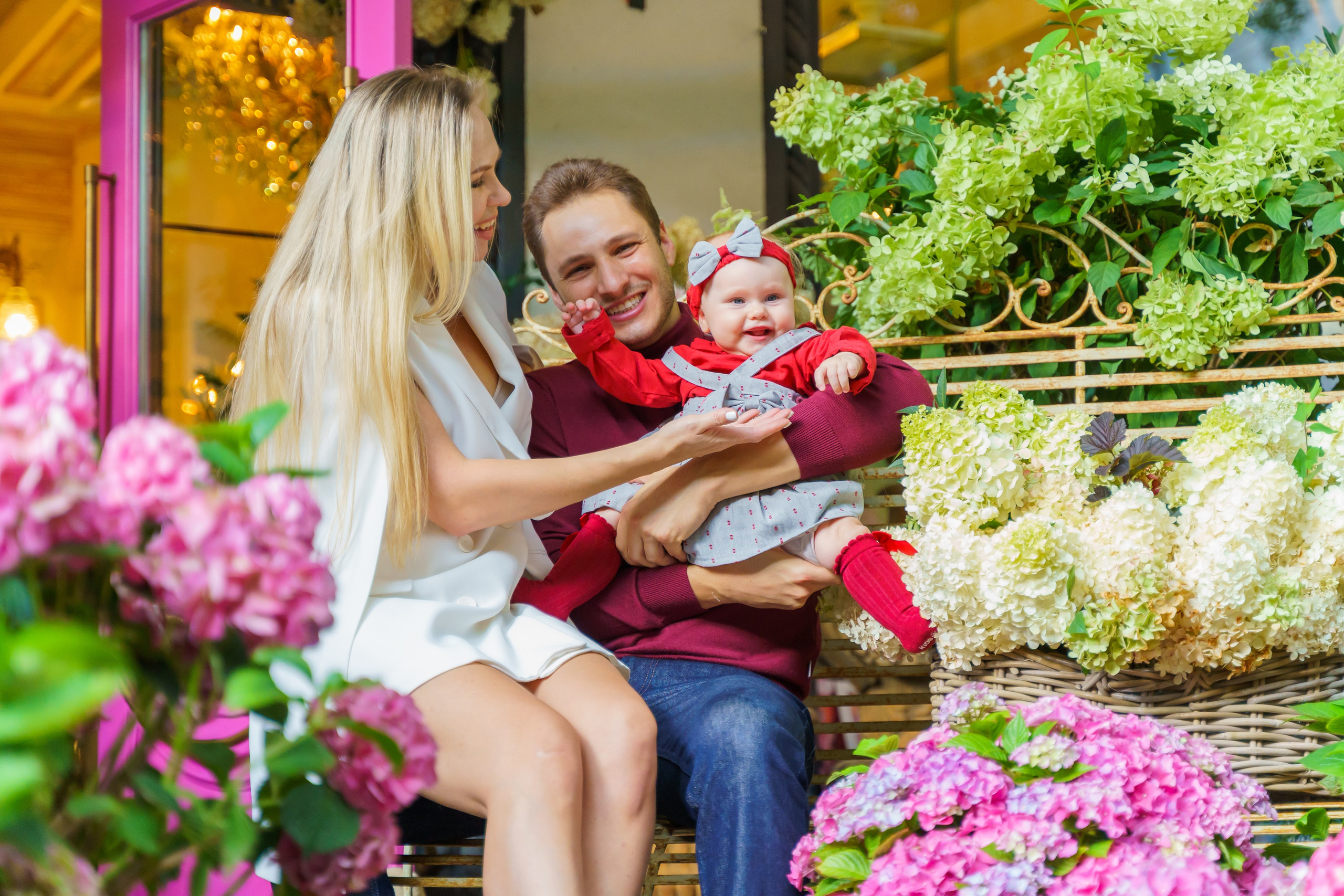 Сімейна фотосесія в гортензіях в Клов саду. Family photographer in Kiev Natalia Shkavron