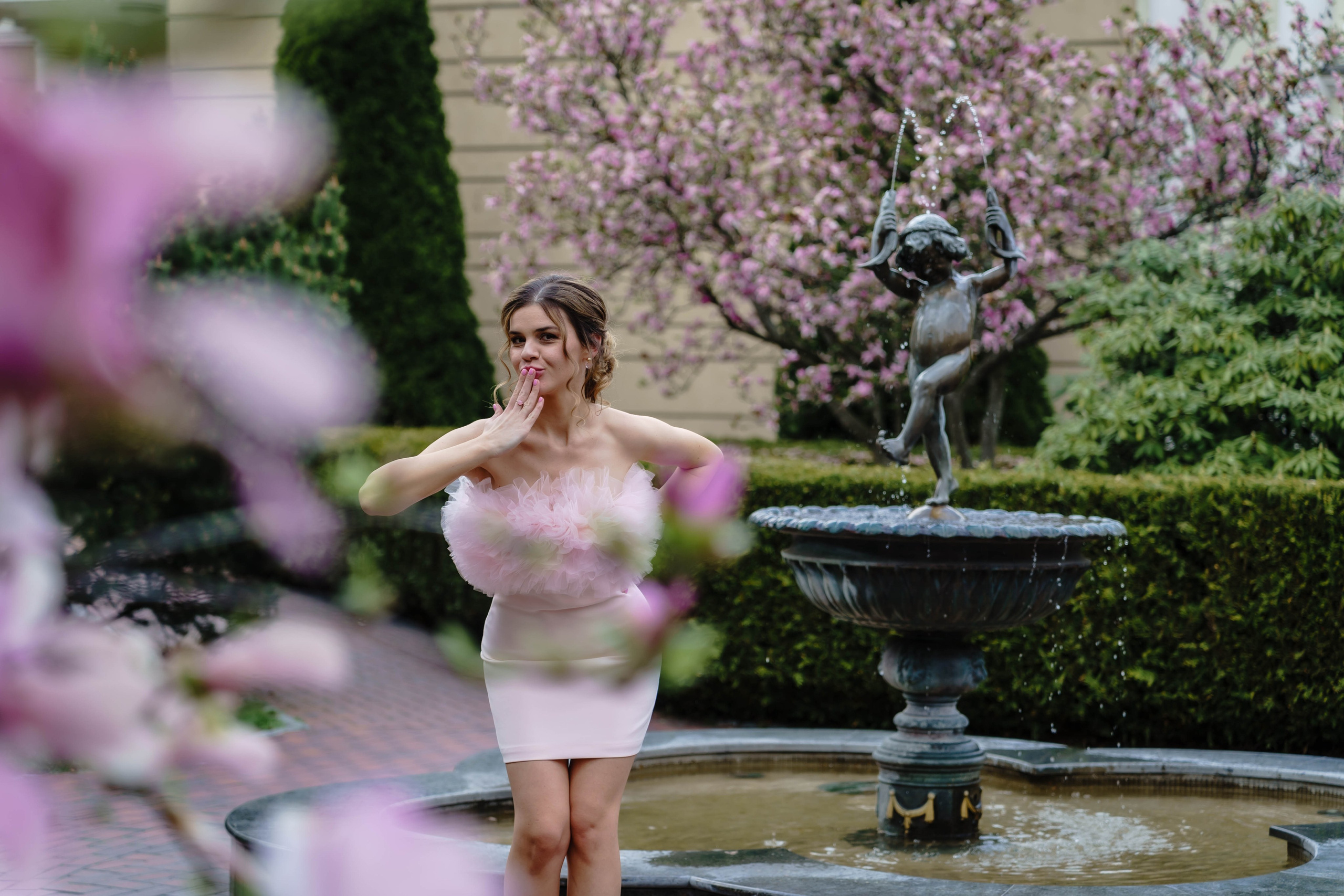 Фотосесія в магноліях. Сімейний фотограф Київ Наталія Шкаврон