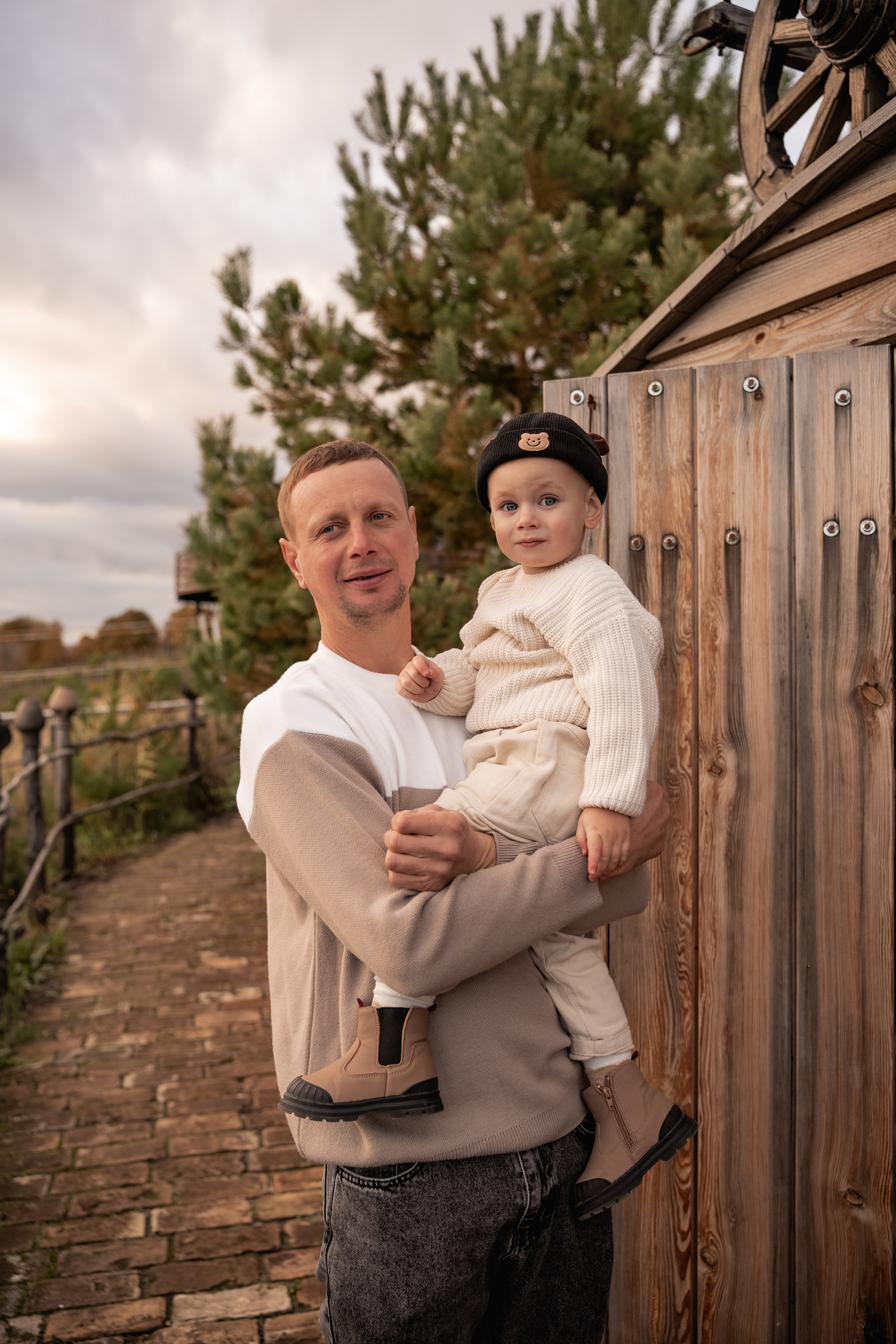 Сімейна фотосесія на кінній фермі. Family photographer in Kiev Natalia Shkavron