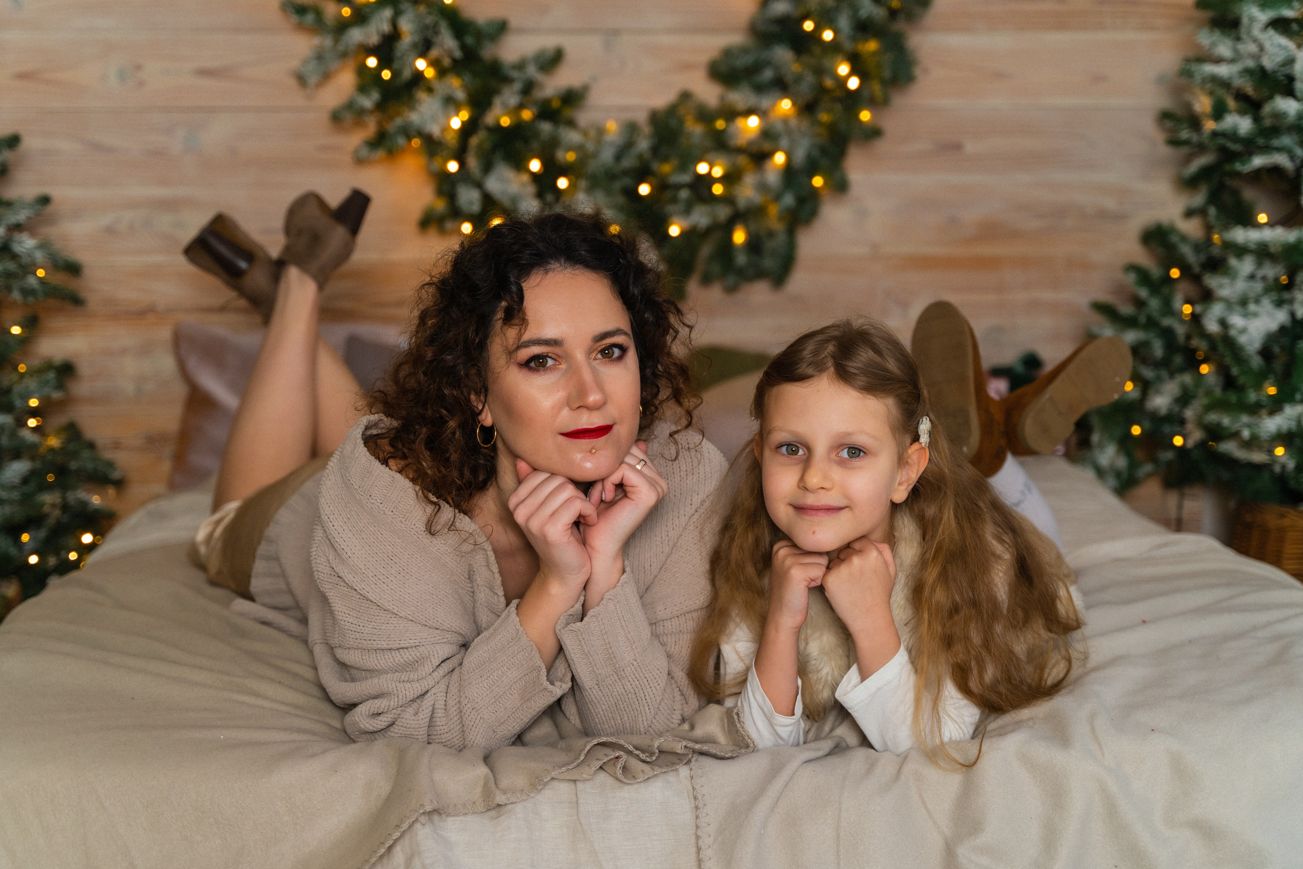 Новорічна фотосесія мама і доня. Сімейний фотограф Київ Наталія Шкаврон