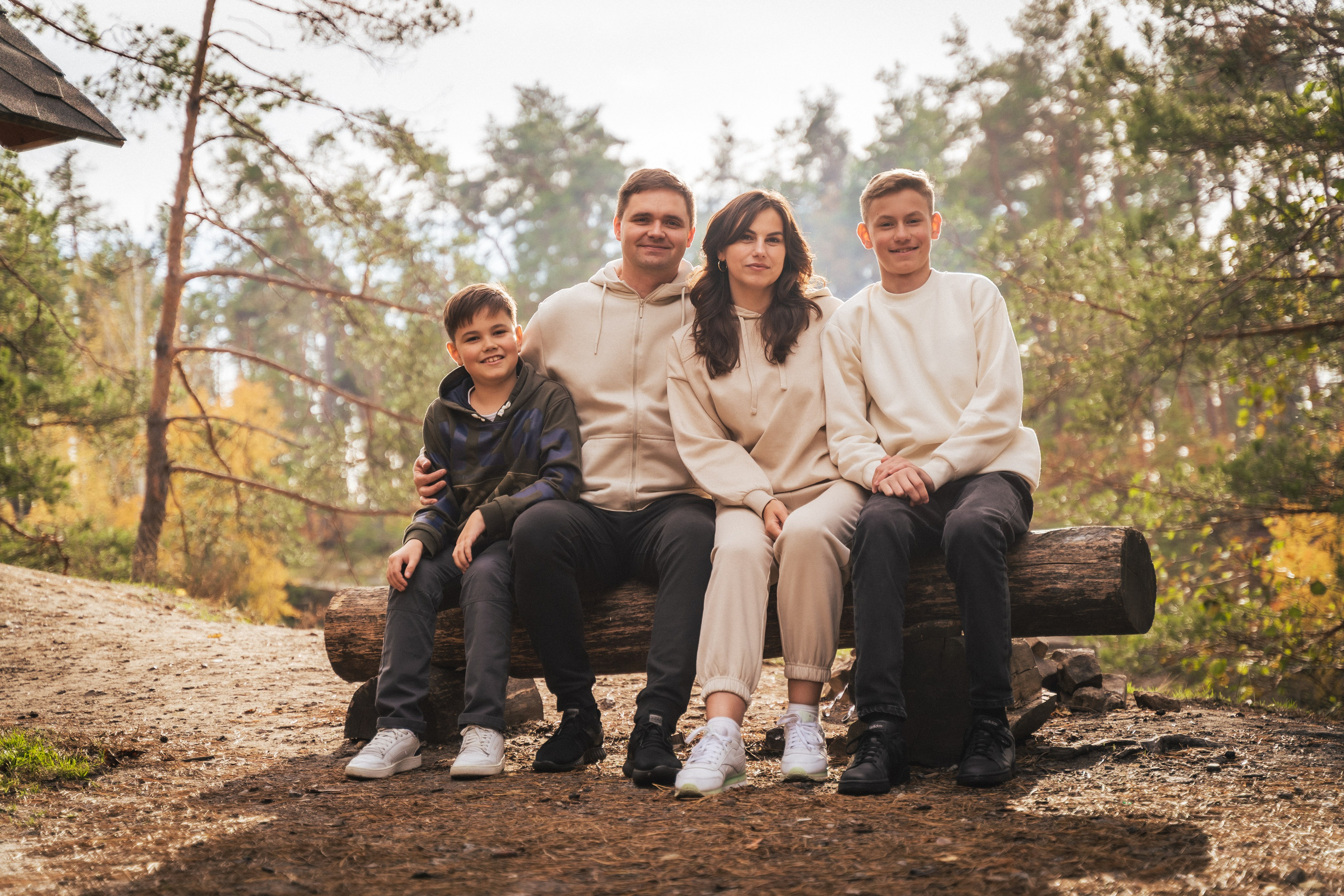 Сімейна фотосесія на природі біля Коростишівського карєру. Сімейний фотограф Київ Наталія Шкаврон