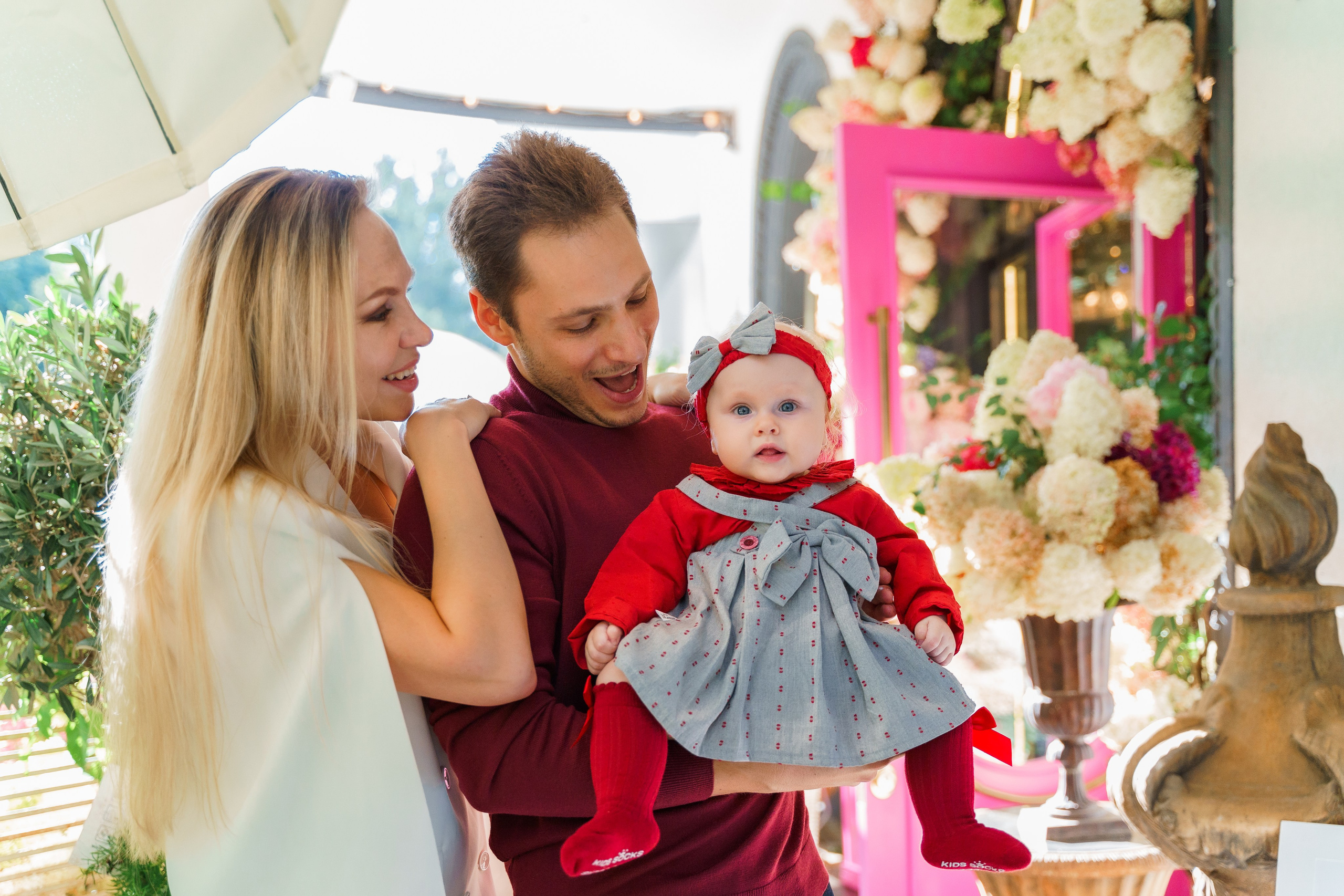 Сімейна фотосесія в гортензіях в Клов саду. Family photographer in Kiev Natalia Shkavron