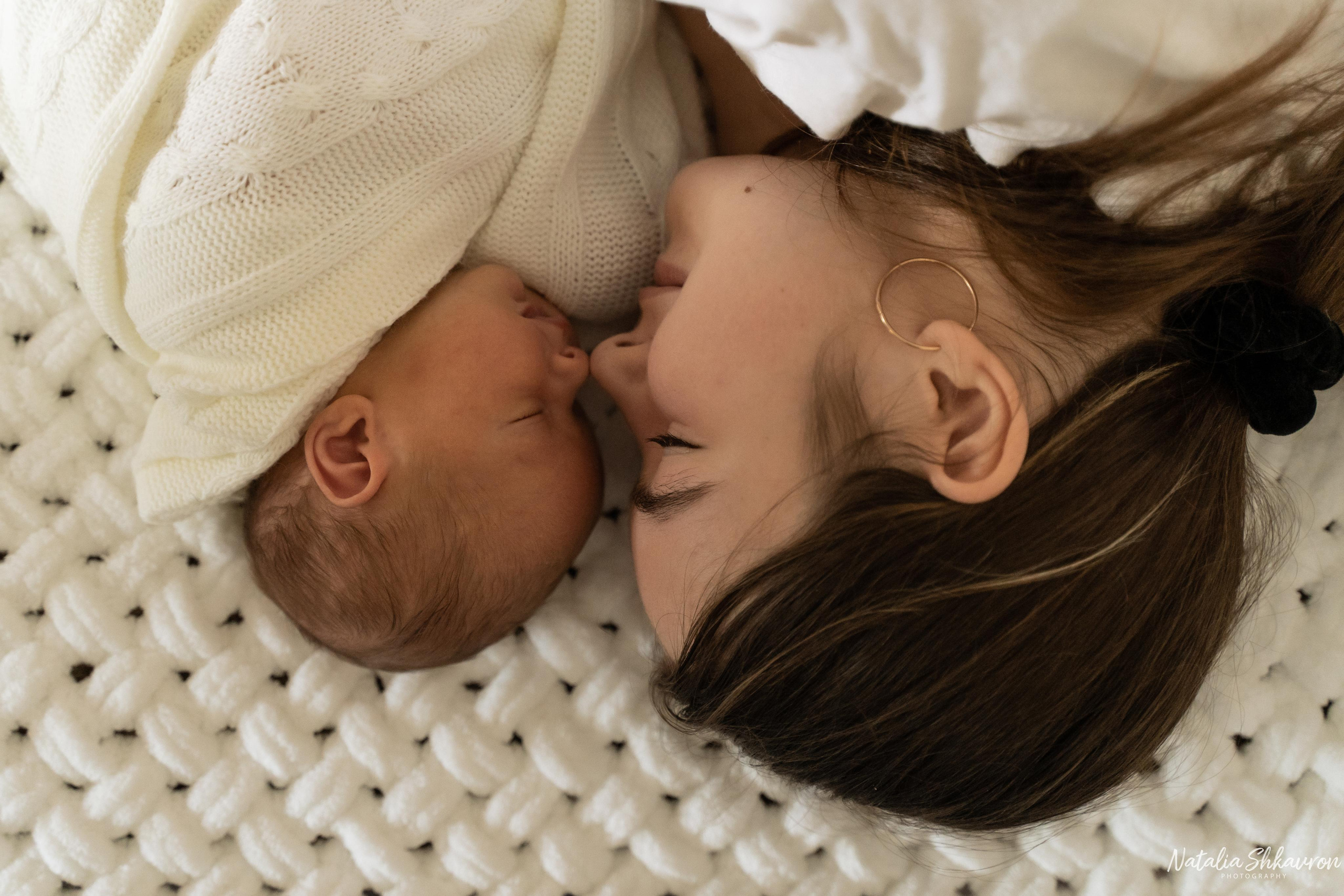 Домашня фотосесія новонародженого. Family photographer in Kiev Natalia Shkavron