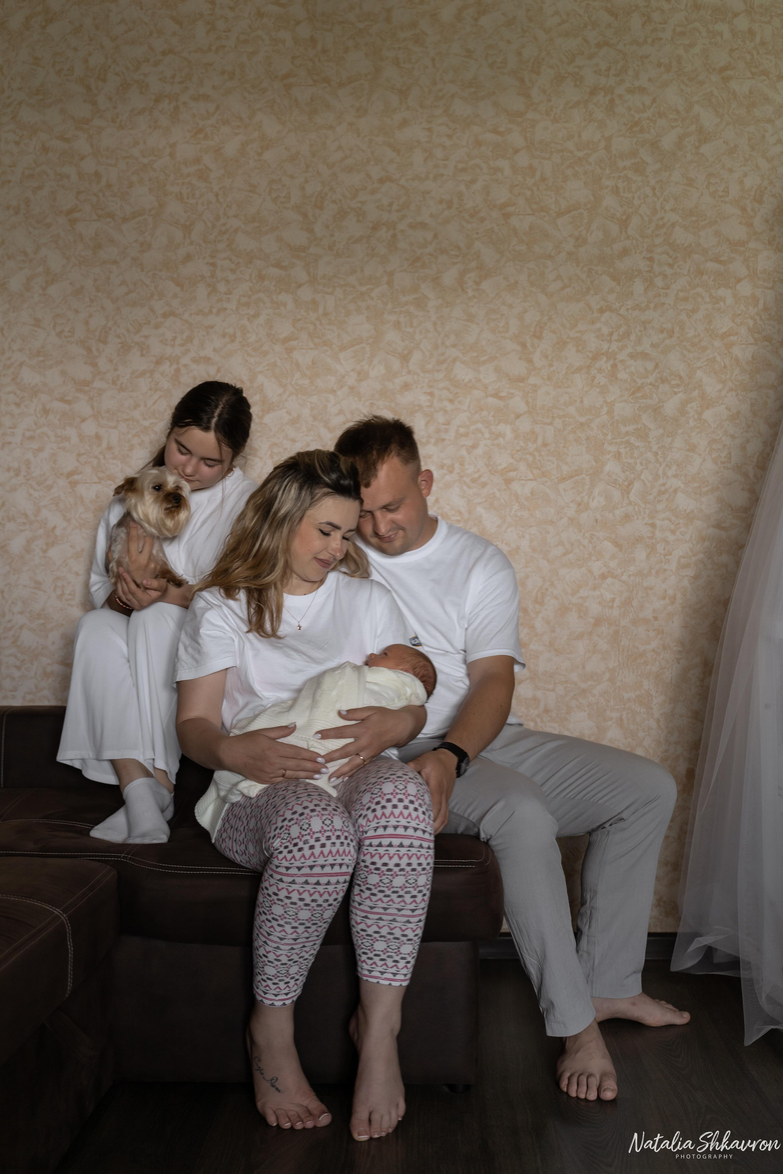 Домашня фотосесія новонародженого. Family photographer in Kiev Natalia Shkavron