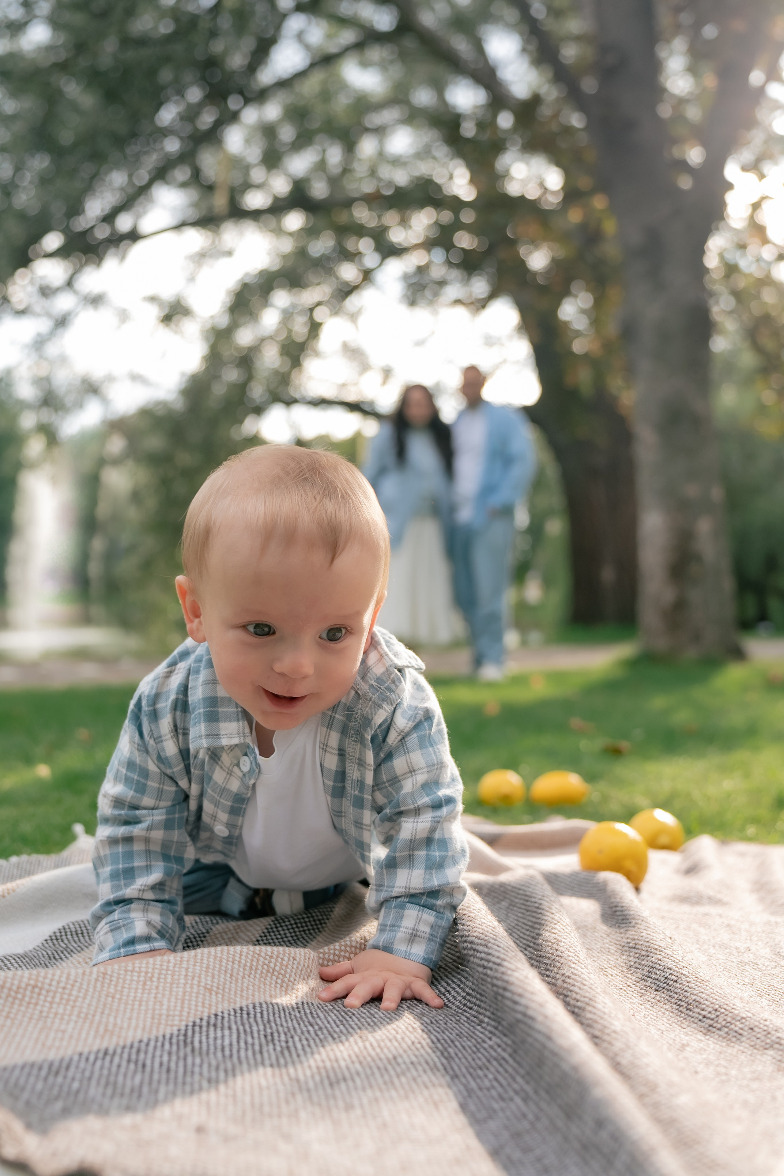 Сімейна фотосесія у парку Прага. Сімейний фотограф Київ Наталія Шкаврон