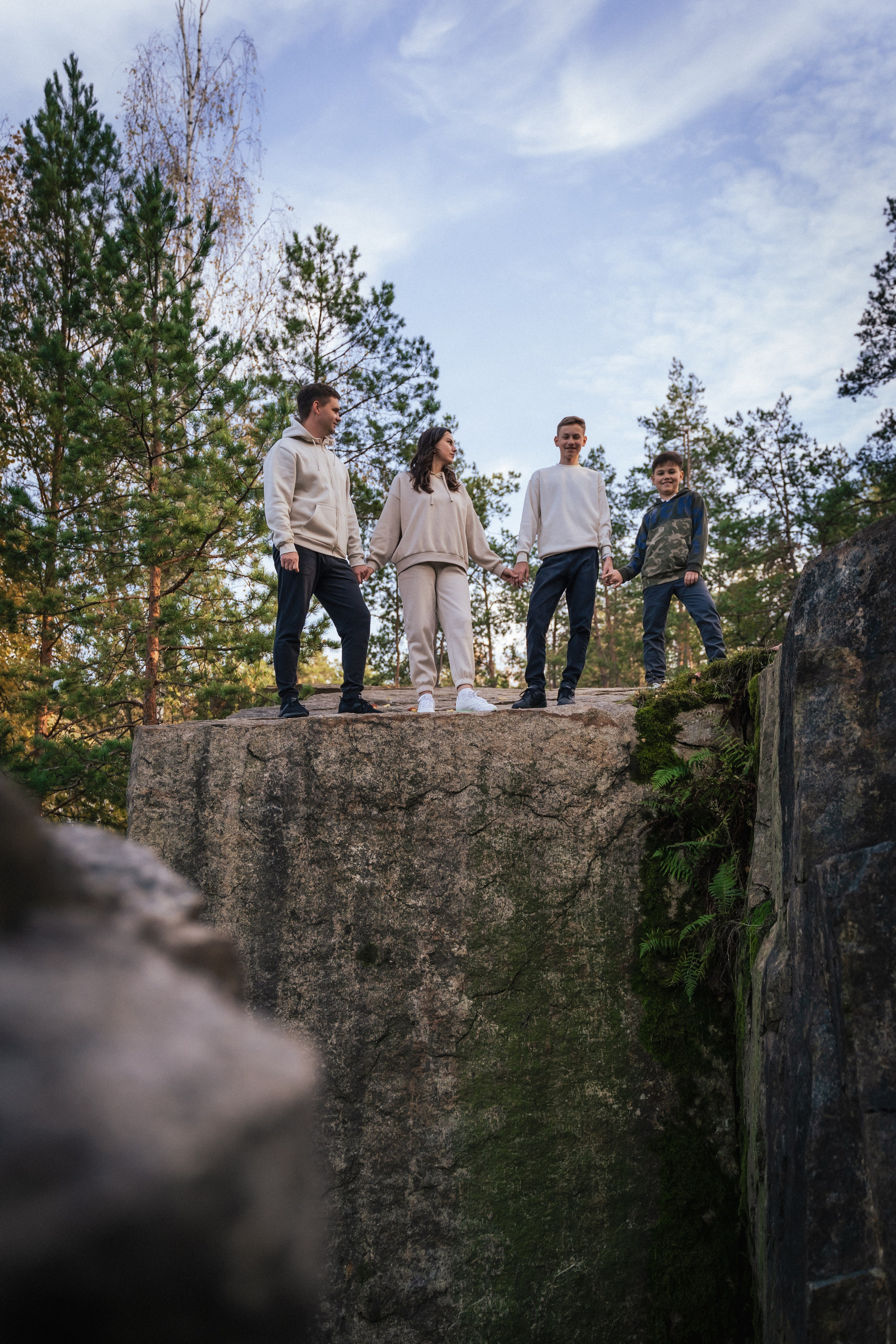 Сімейна фотосесія на природі біля Коростишівського карєру. Сімейний фотограф Київ Наталія Шкаврон