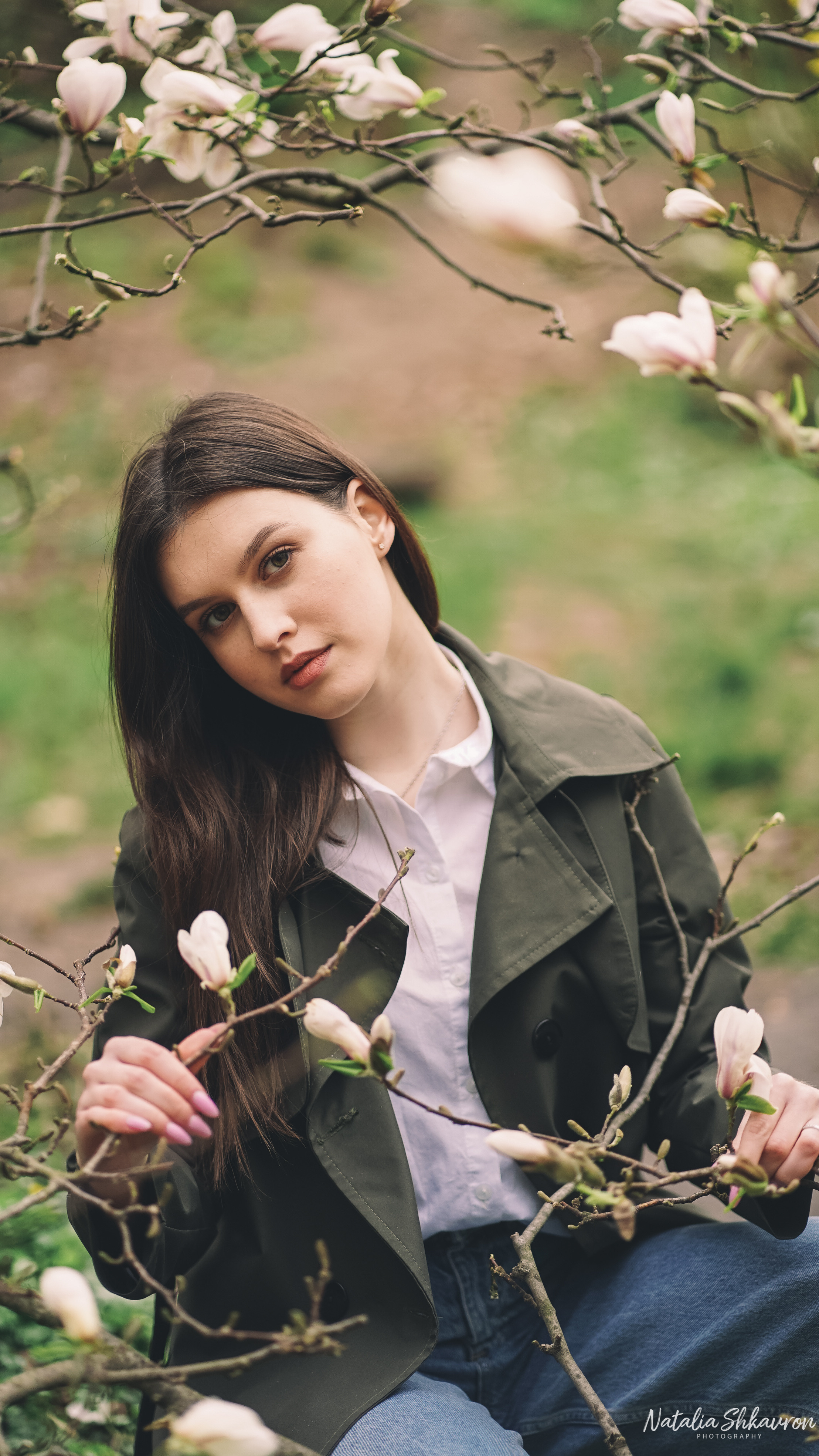 Весняна фотосесія в магноліях. Сімейний фотограф Київ Наталія Шкаврон