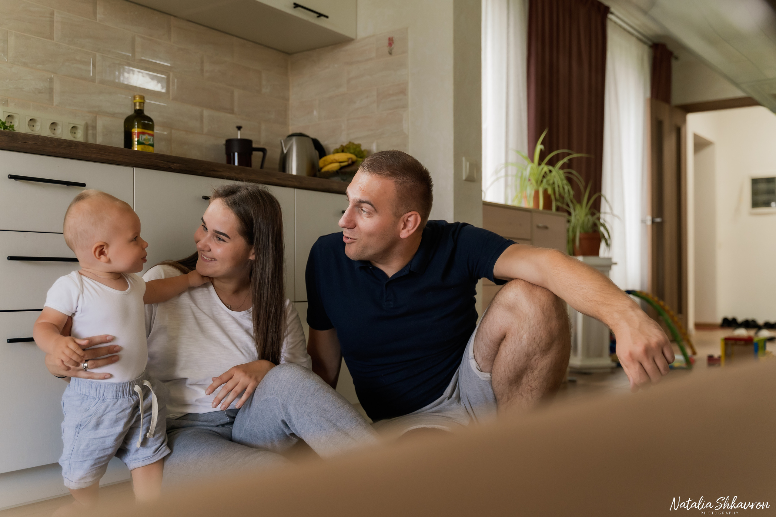 Сімейна фотосесія дома. Сімейний фотограф Київ Наталія Шкаврон