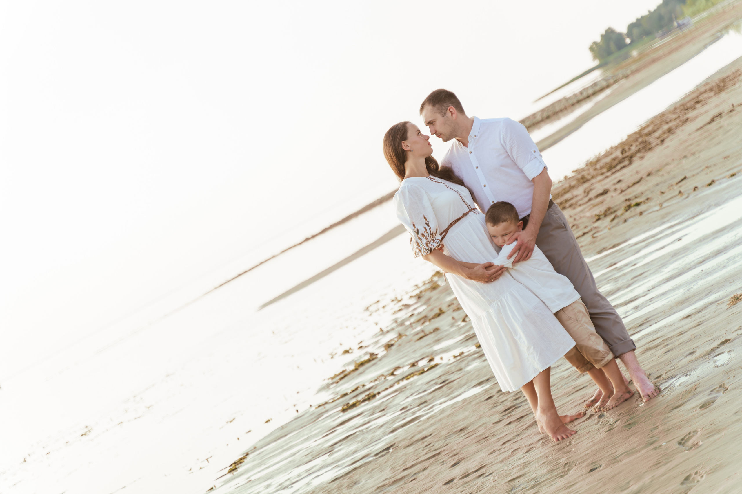 Фотосесія вагітності біля Київського моря. Сімейний фотограф Київ Наталія Шкаврон