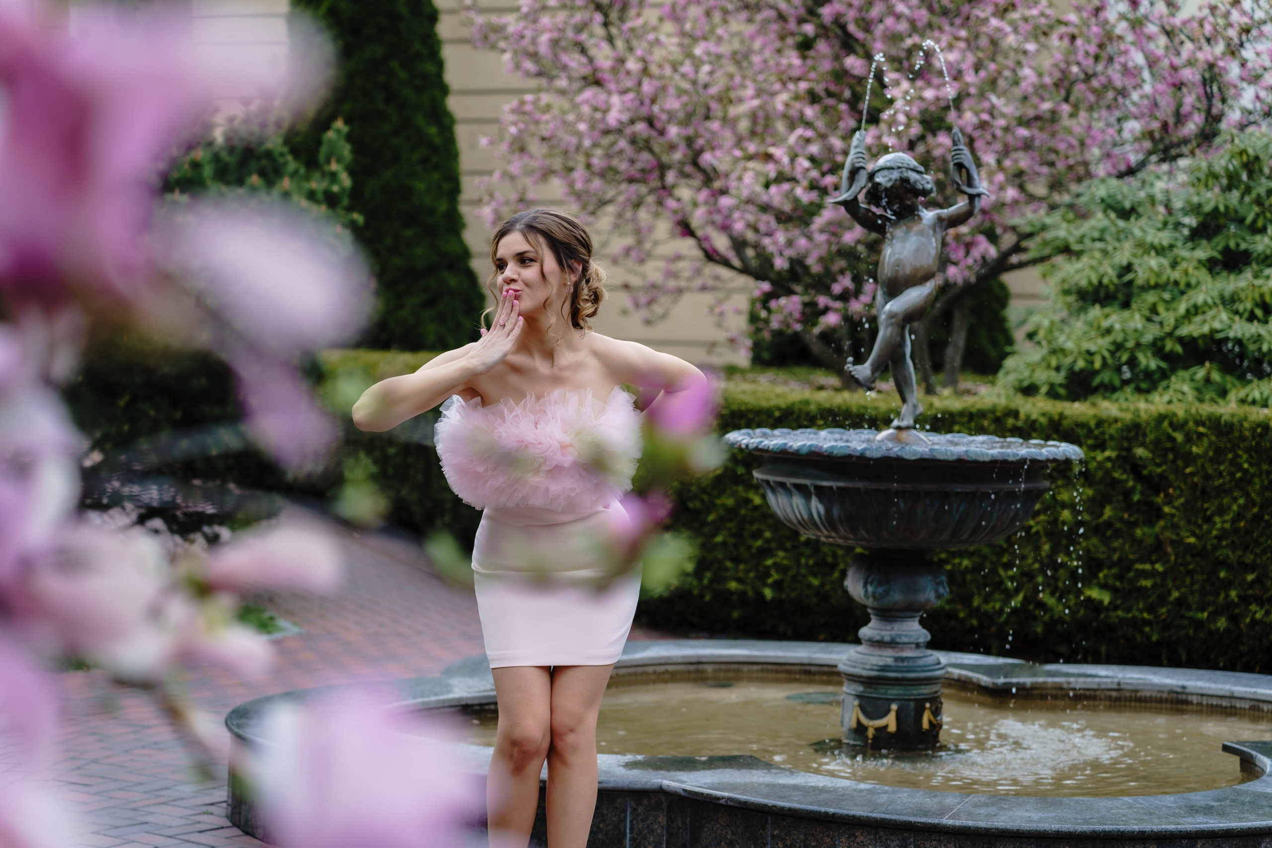 Фотосесія в магноліях. Сімейний фотограф Київ Наталія Шкаврон