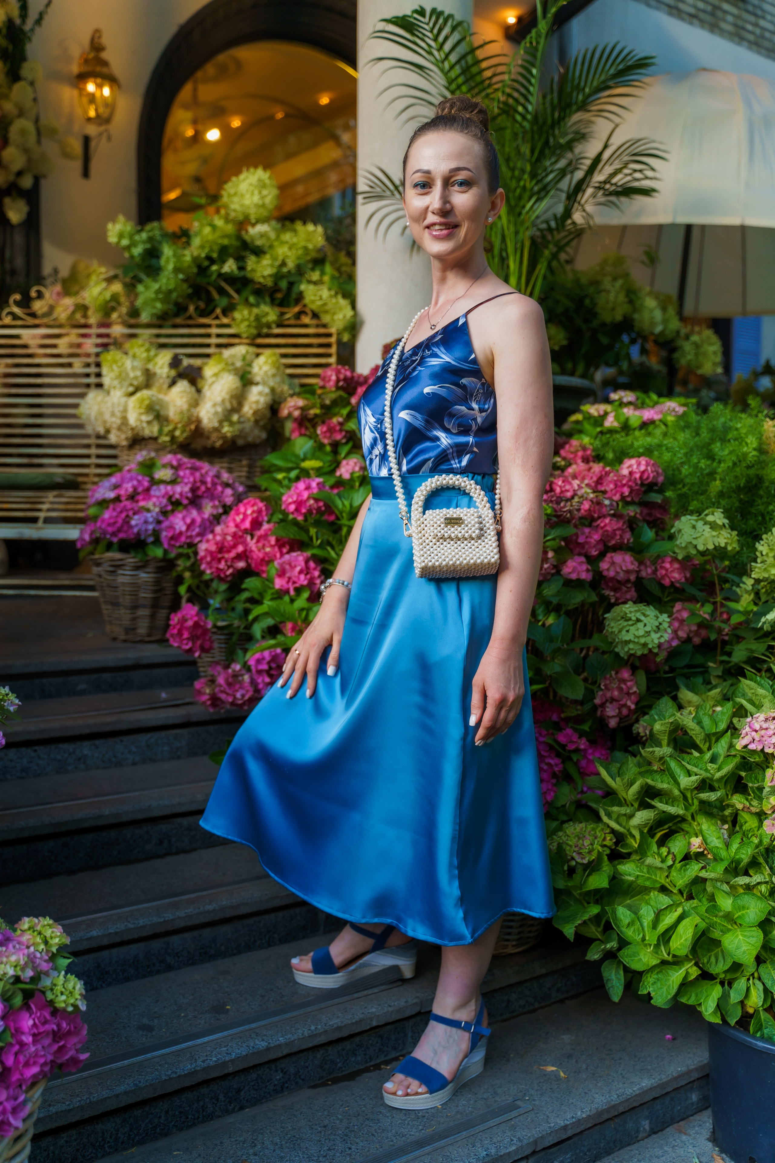 Індивідуальна фотосесія в гортензіях у Клов саду. Сімейний фотограф Київ Наталія Шкаврон