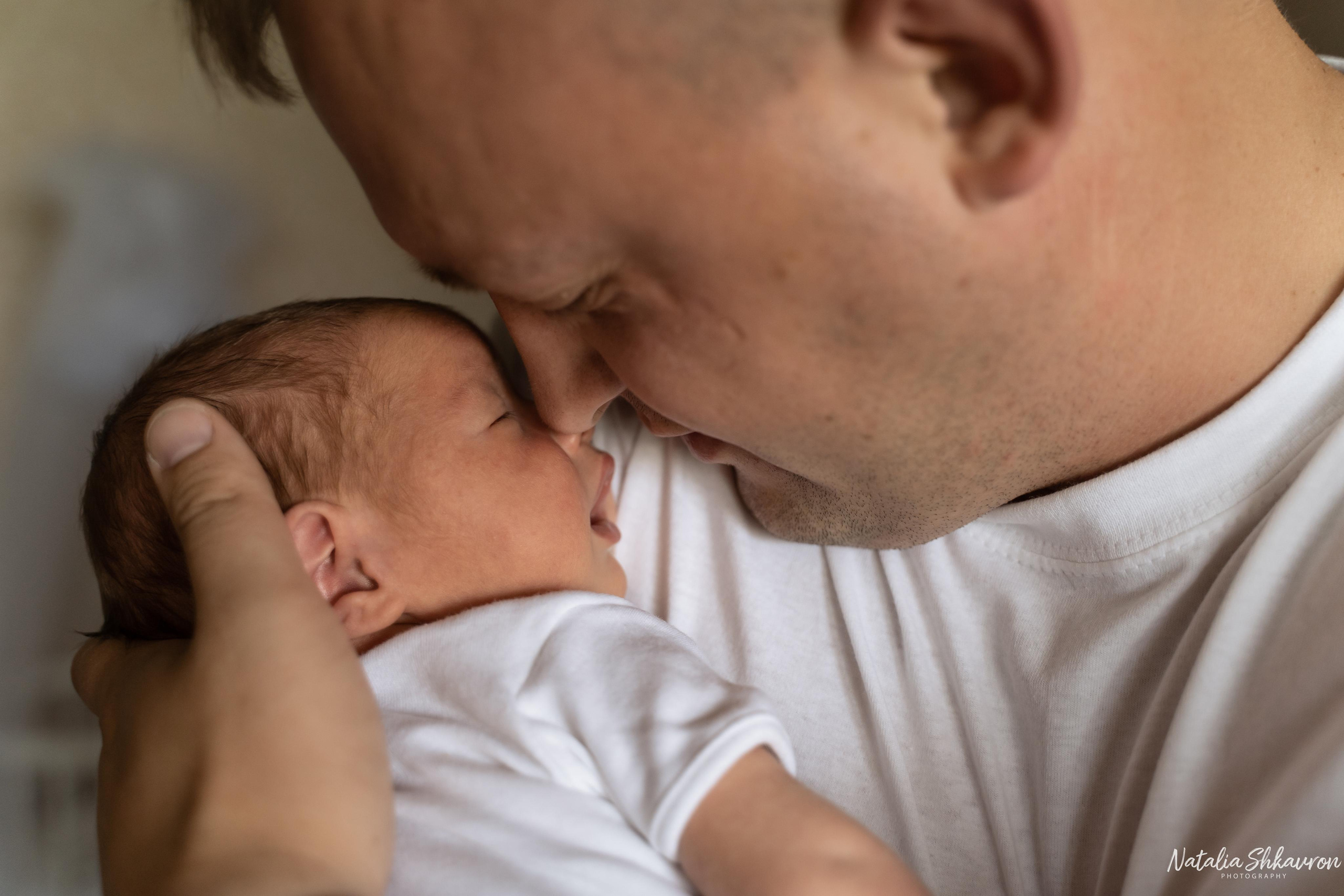 Домашня фотосесія новонародженого. Family photographer in Kiev Natalia Shkavron