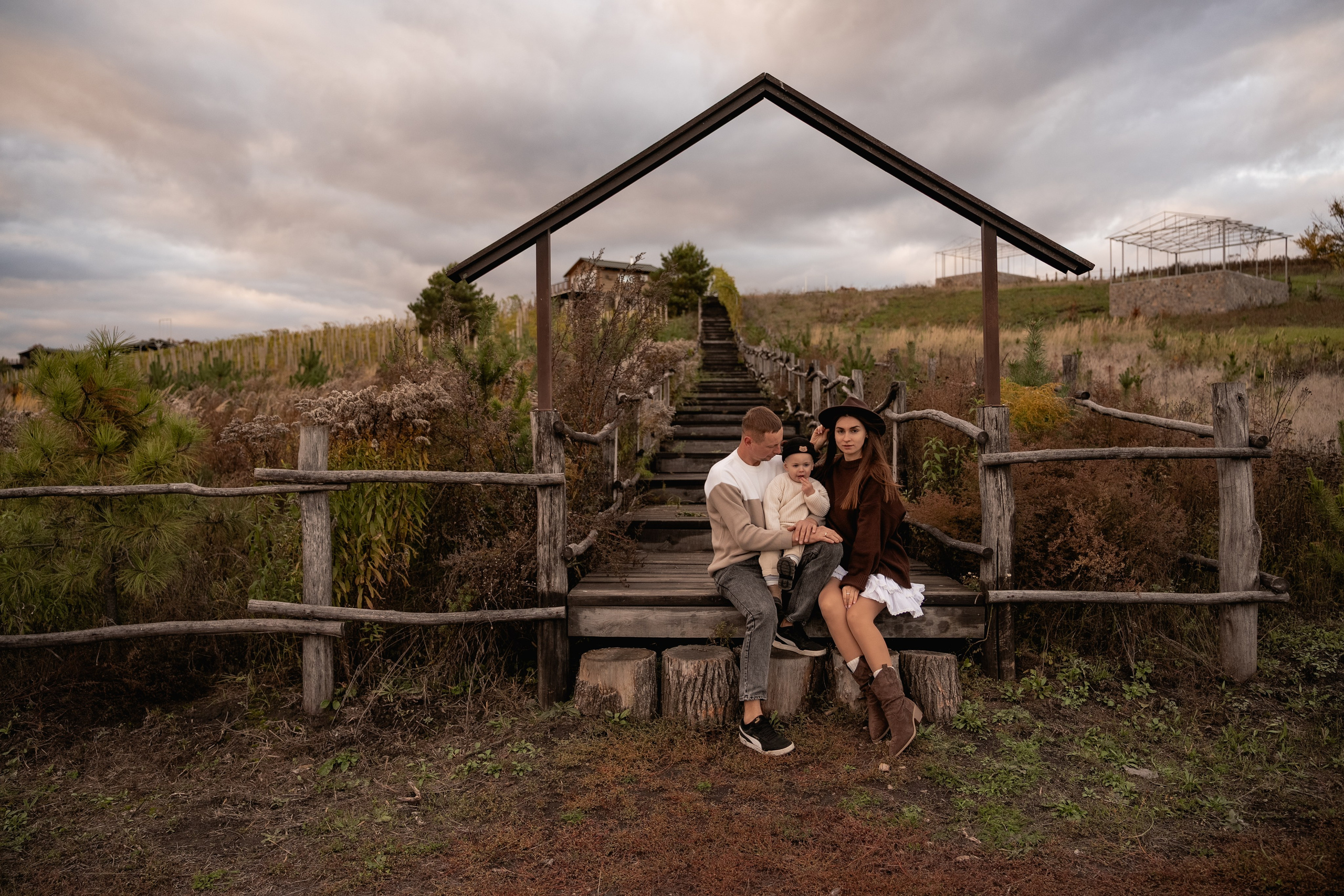 Сімейна фотосесія на кінній фермі. Family photographer in Kiev Natalia Shkavron