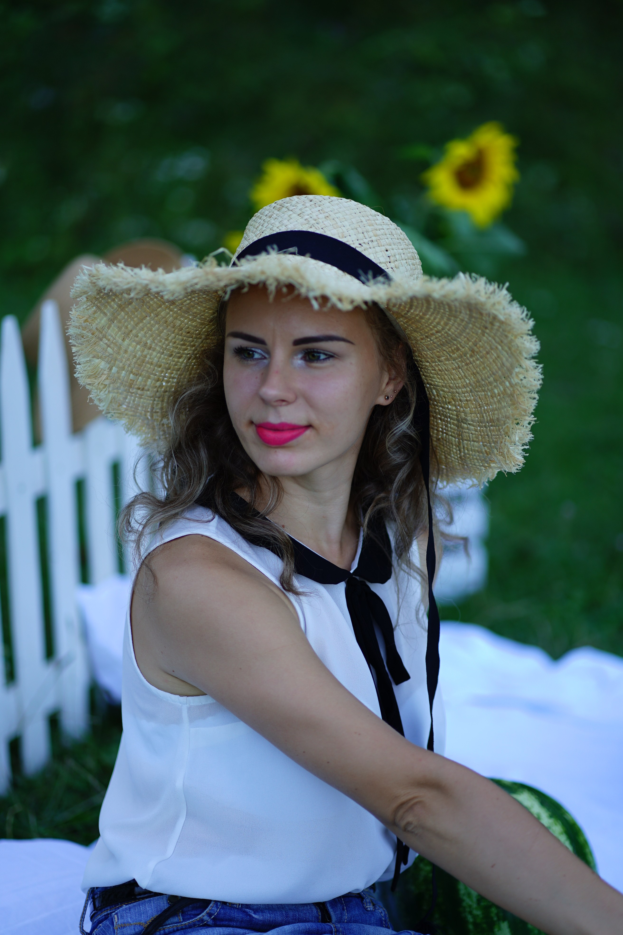 Сімейна фотосесія з кавунами. Family photographer in Kiev Natalia Shkavron