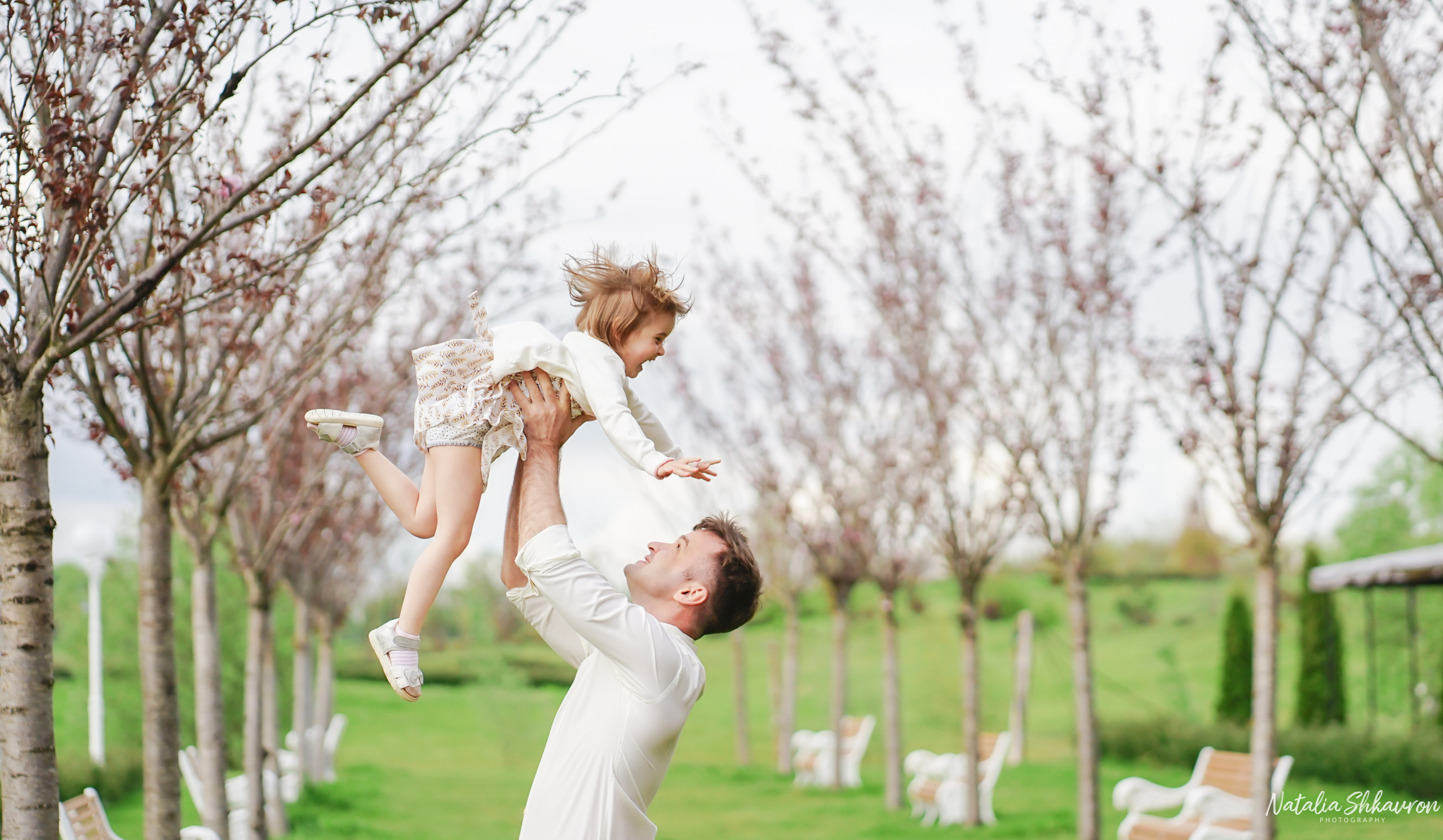 Сімейна фотосесія в тюльпанах. Сімейний фотограф Київ Наталія Шкаврон